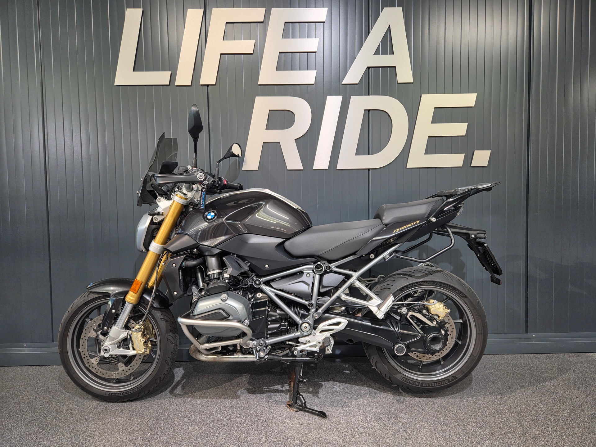 BMW R 1200 R ABS-image-2