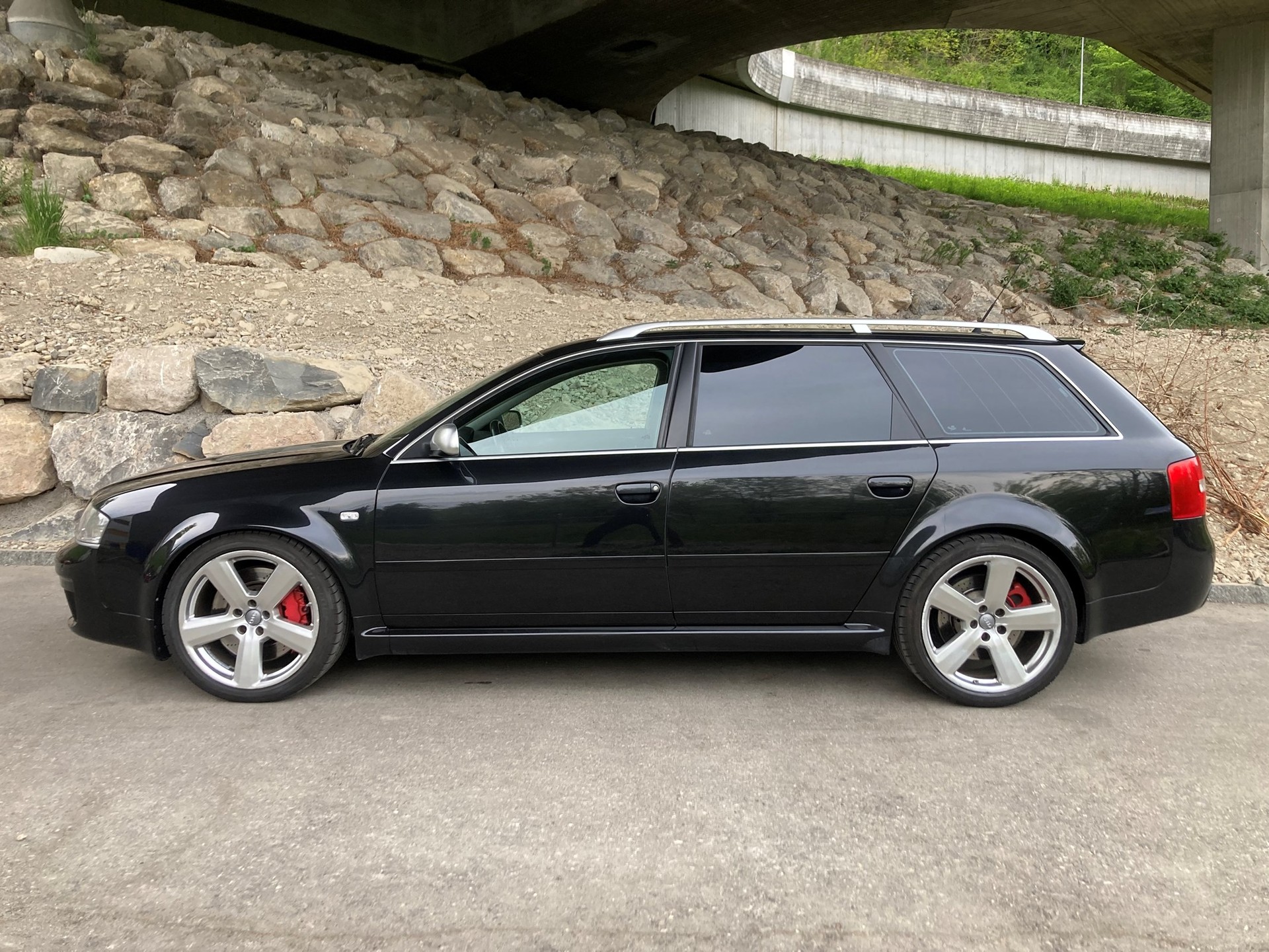 AUDI RS6 Avant quattro tiptronic-image-2