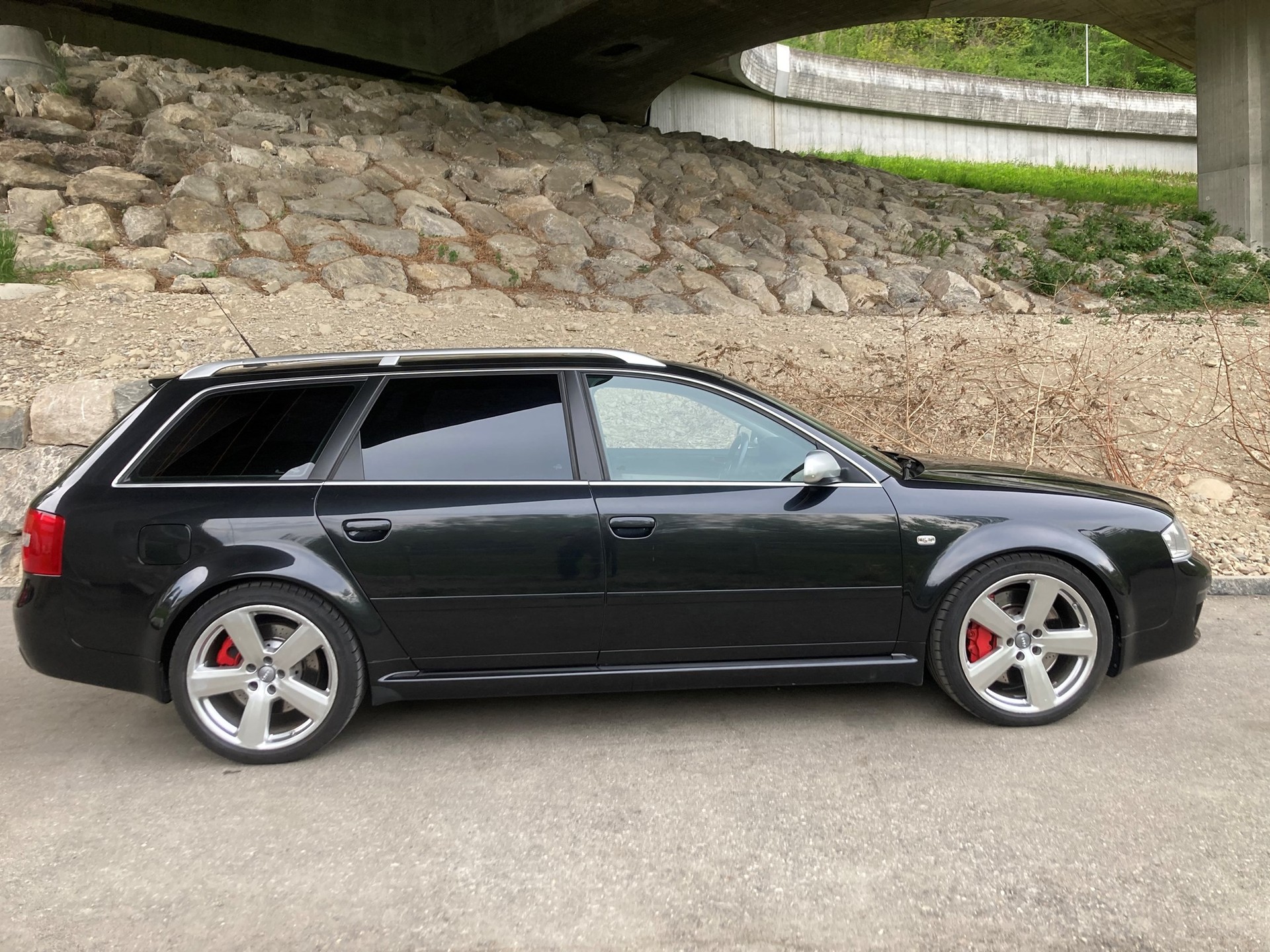 AUDI RS6 Avant quattro tiptronic-image-5