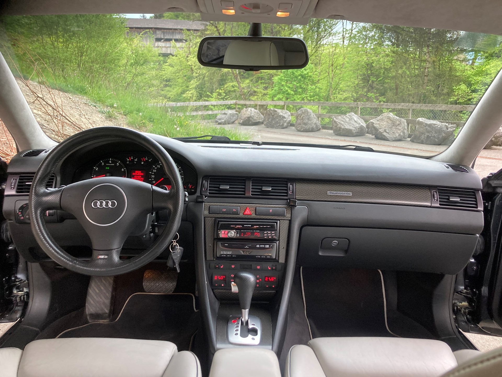 AUDI RS6 Avant quattro tiptronic-image-6