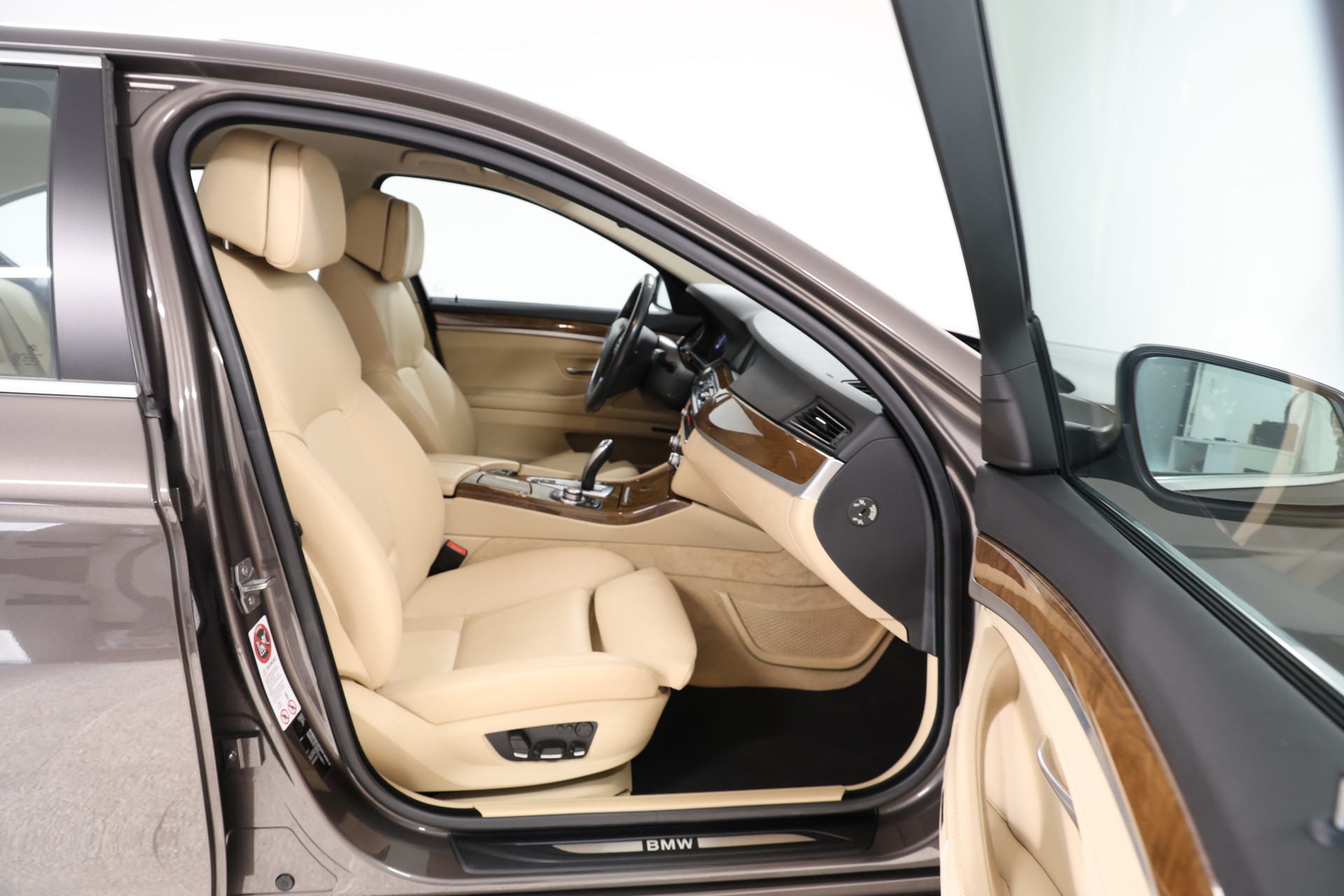 BMW 528i xDrive Steptronic-image-9