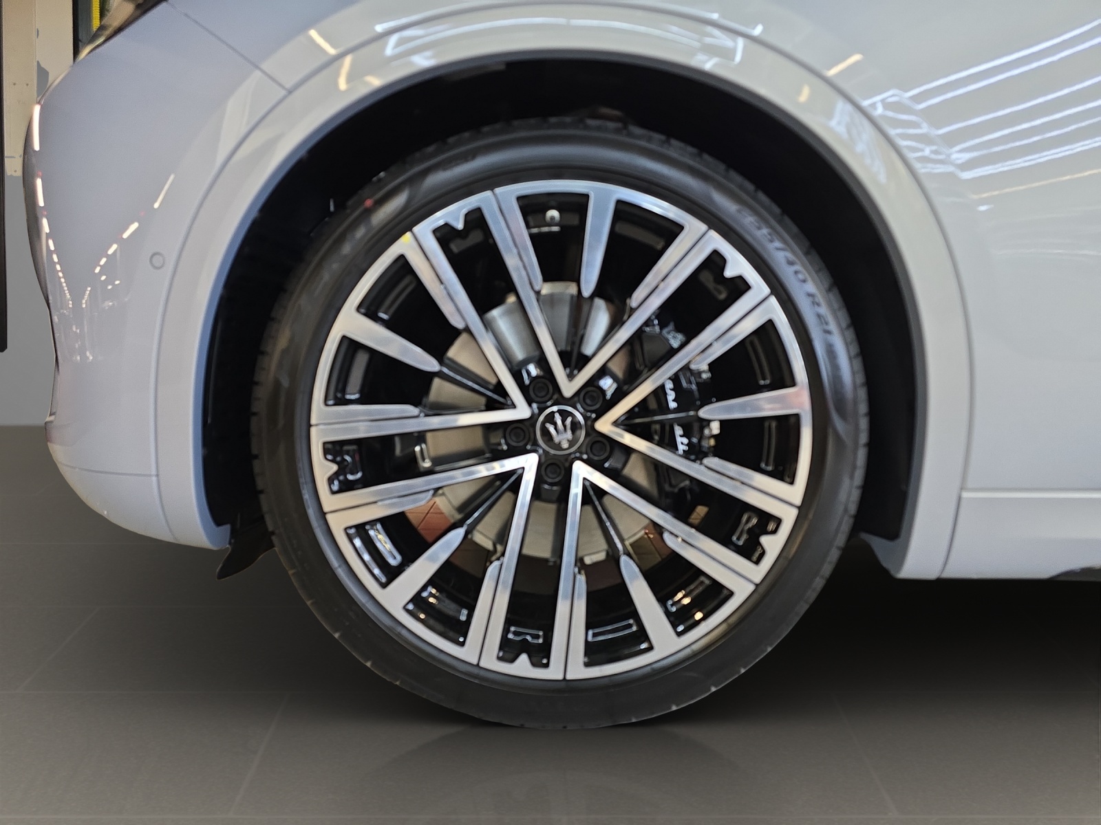 MASERATI Grecale 2.0 MHEV Modena Hybrid Automatica-image-9