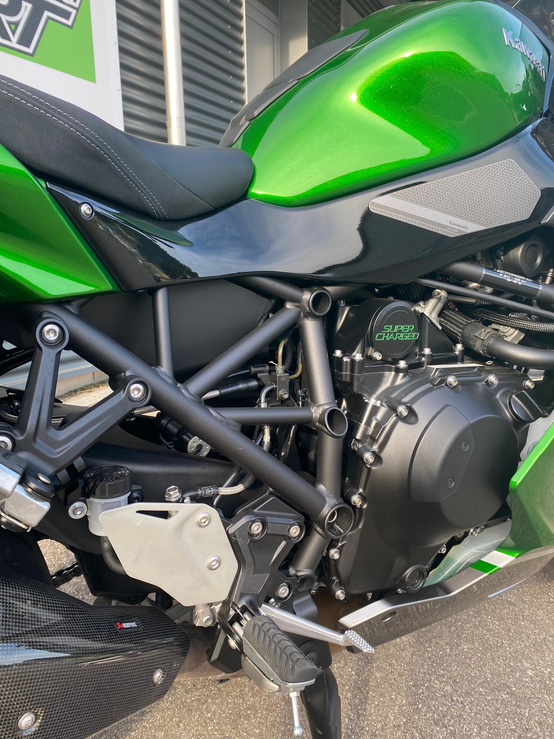 KAWASAKI Ninja H2 SX SE Performance Tourer-image-4