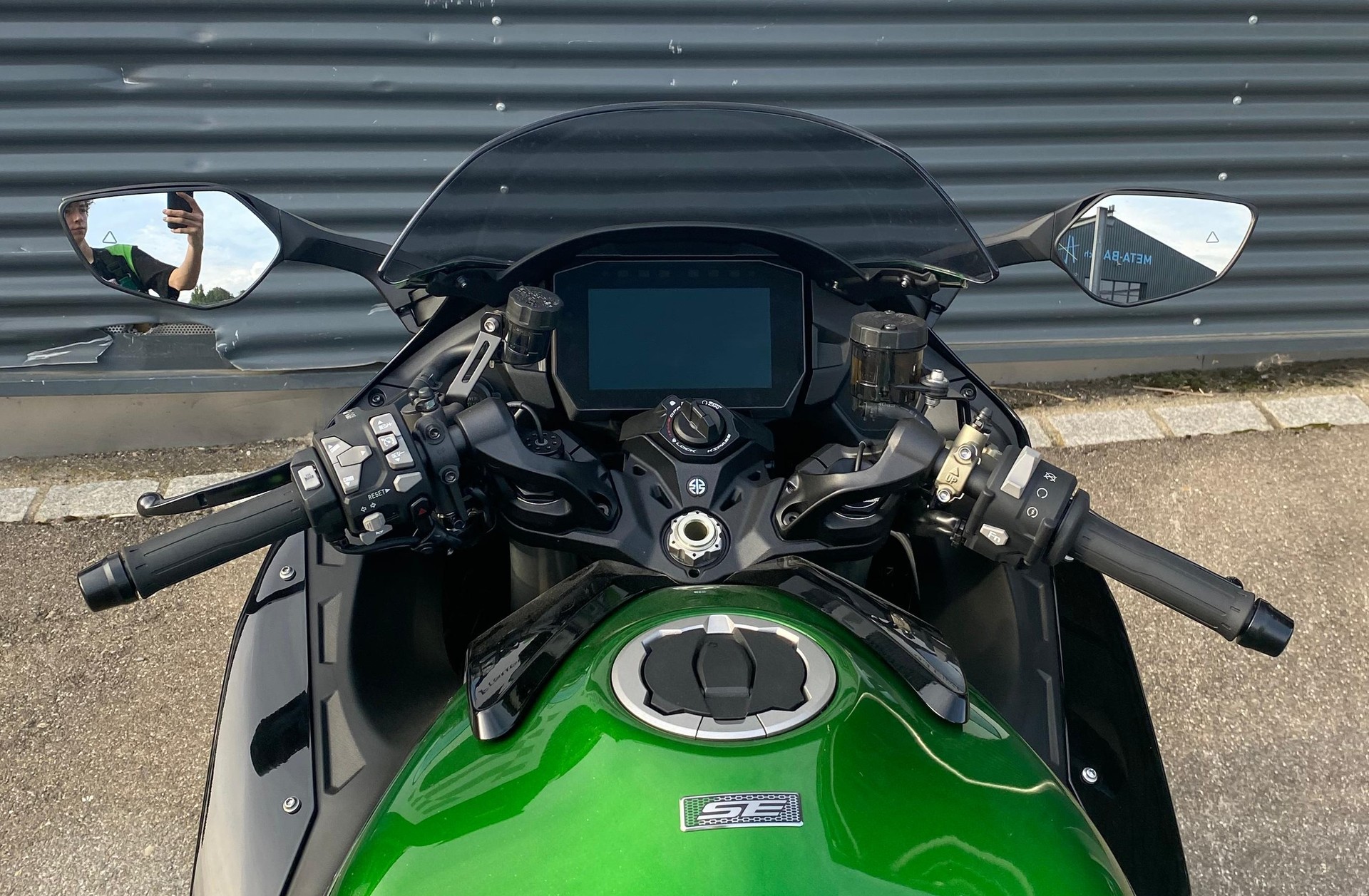 KAWASAKI Ninja H2 SX SE Performance Tourer-image-3