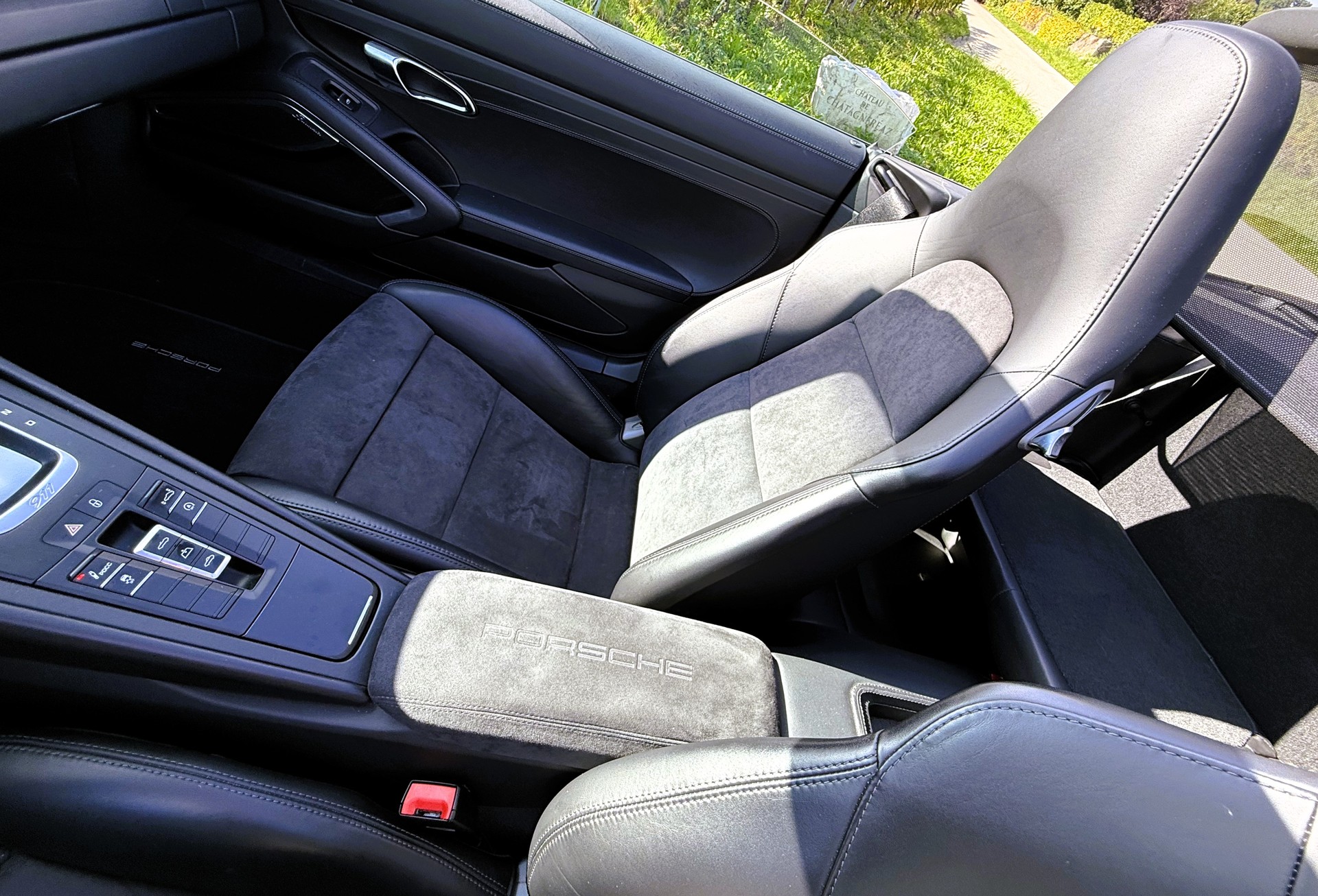 PORSCHE 911 Turbo S Cabrio PDK-image-27