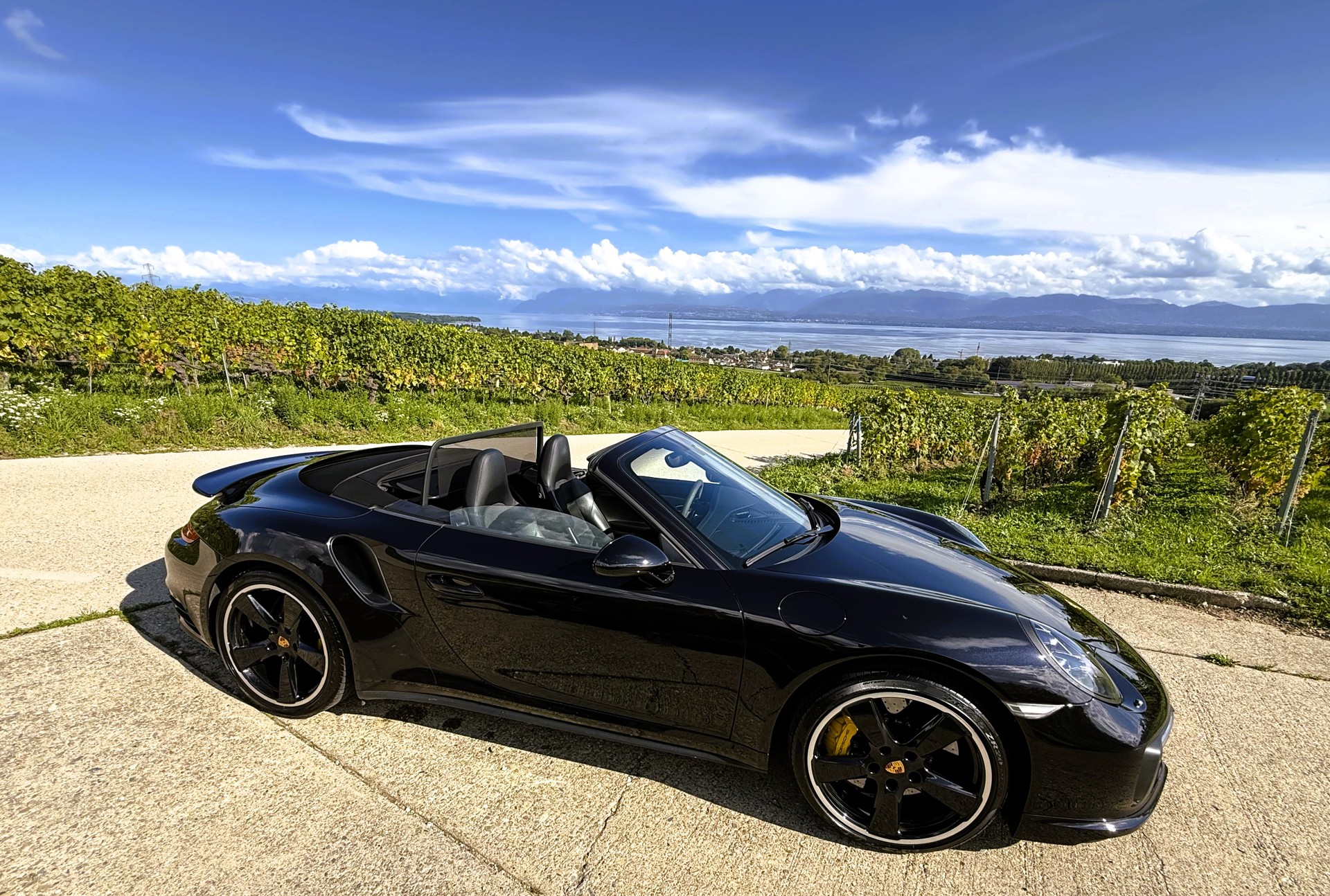 PORSCHE 911 Turbo S Cabrio PDK-image-18
