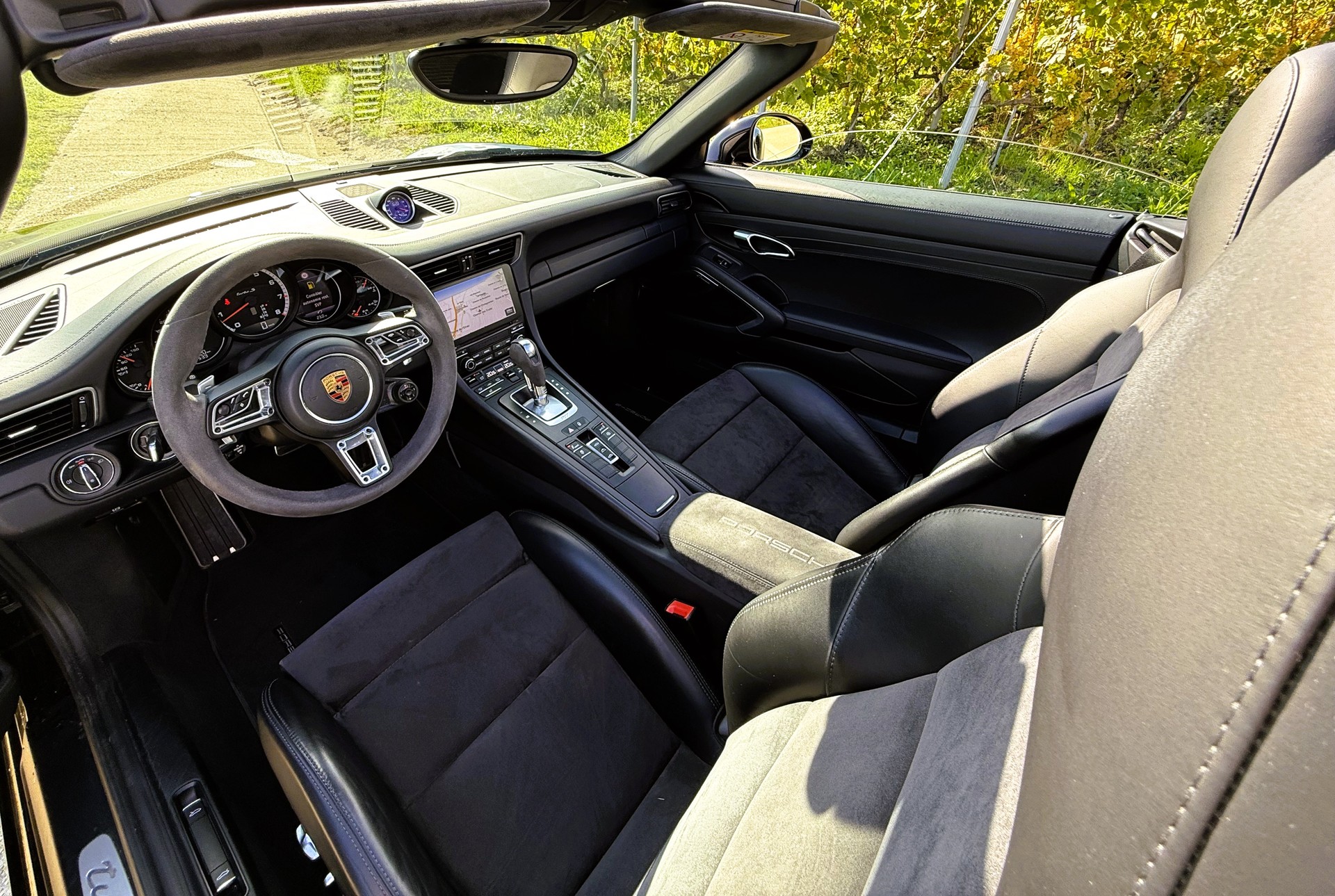 PORSCHE 911 Turbo S Cabrio PDK-image-25