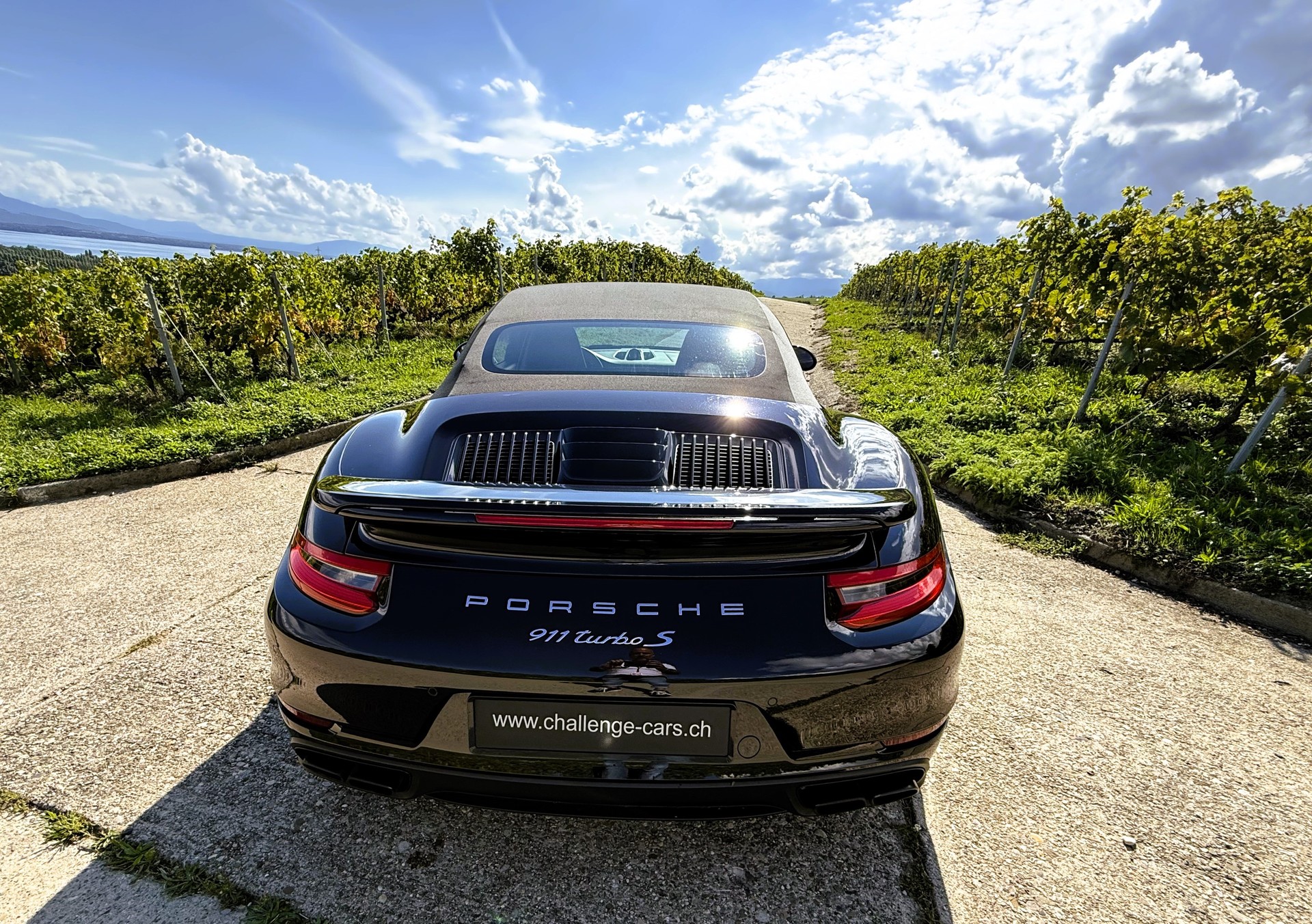 PORSCHE 911 Turbo S Cabrio PDK-image-8