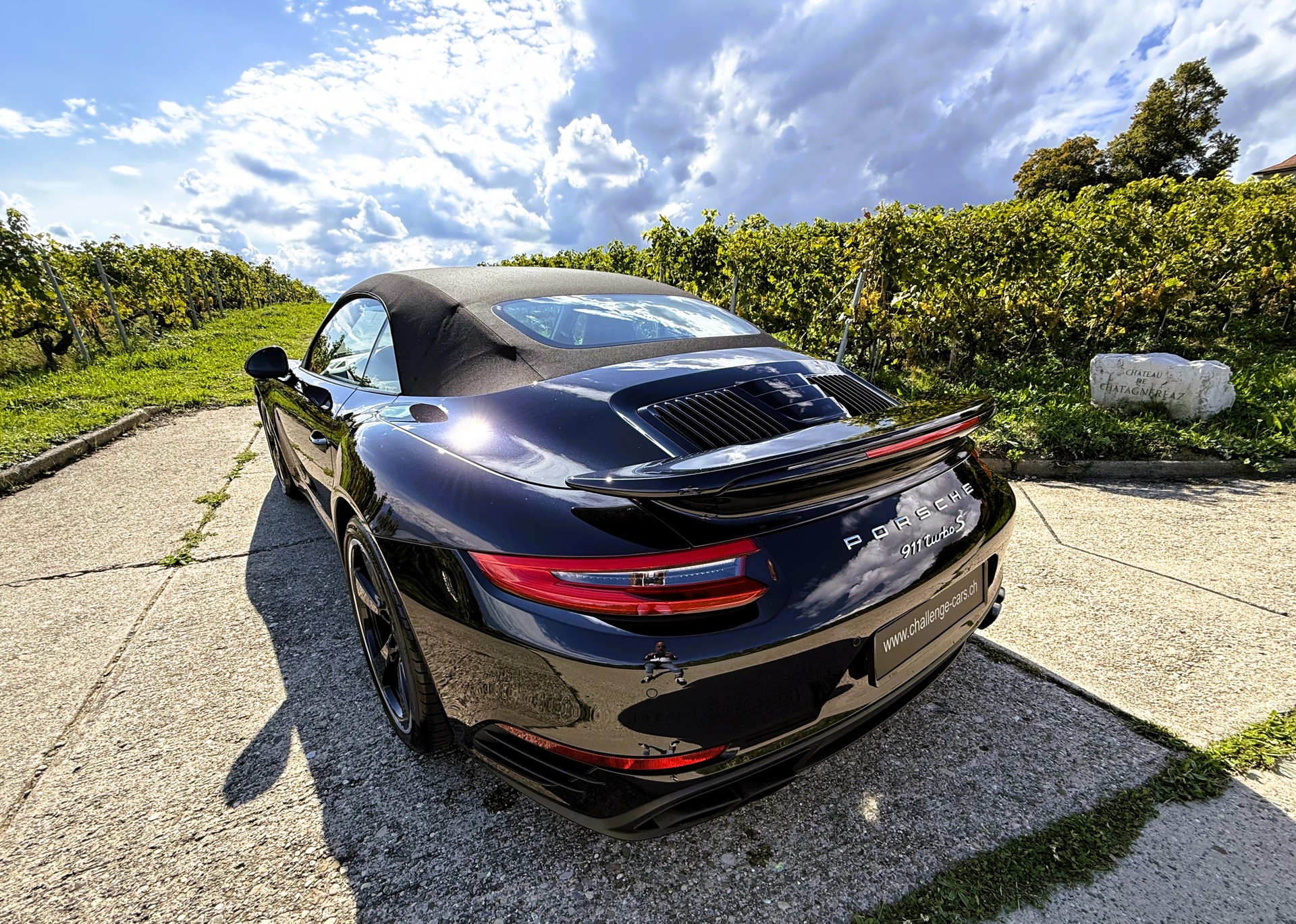 PORSCHE 911 Turbo S Cabrio PDK-image-10