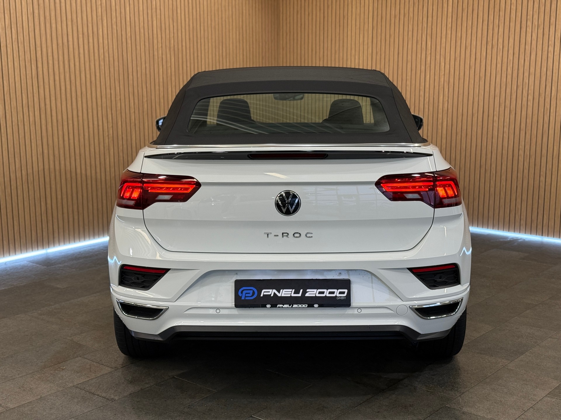 VW T-Roc Cabriolet 1.5 TSI EVO R-Line DSG-showroom-element-3