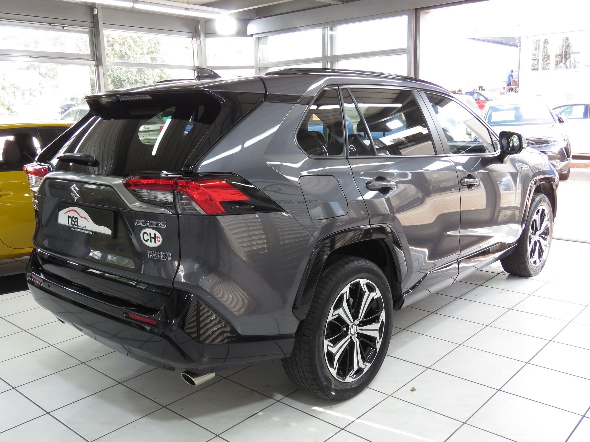 SUZUKI Across 2.5 Plug-in-Hybrid Compact Top E-CVT (Automat)-showroom-element-3