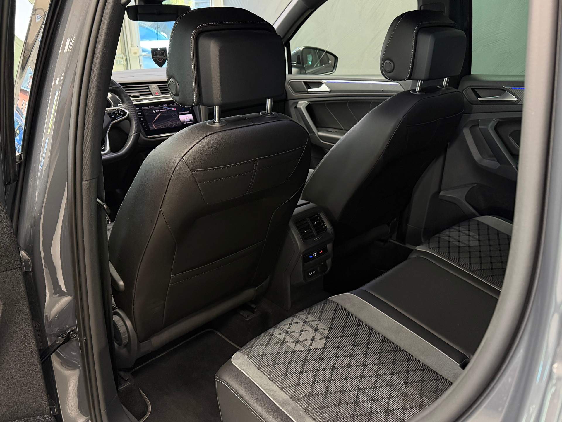 VW Tiguan 2.0TSI R-Line 4Motion DSG-image-14
