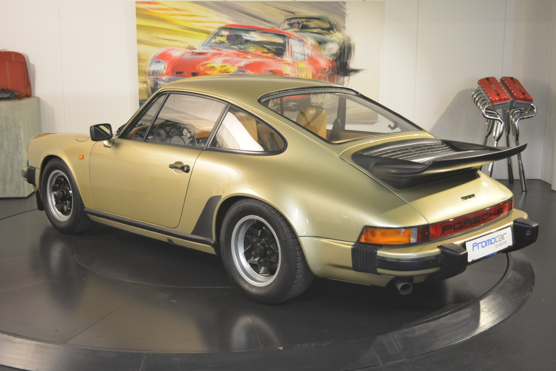 PORSCHE 911 2.7-showroom-element-2