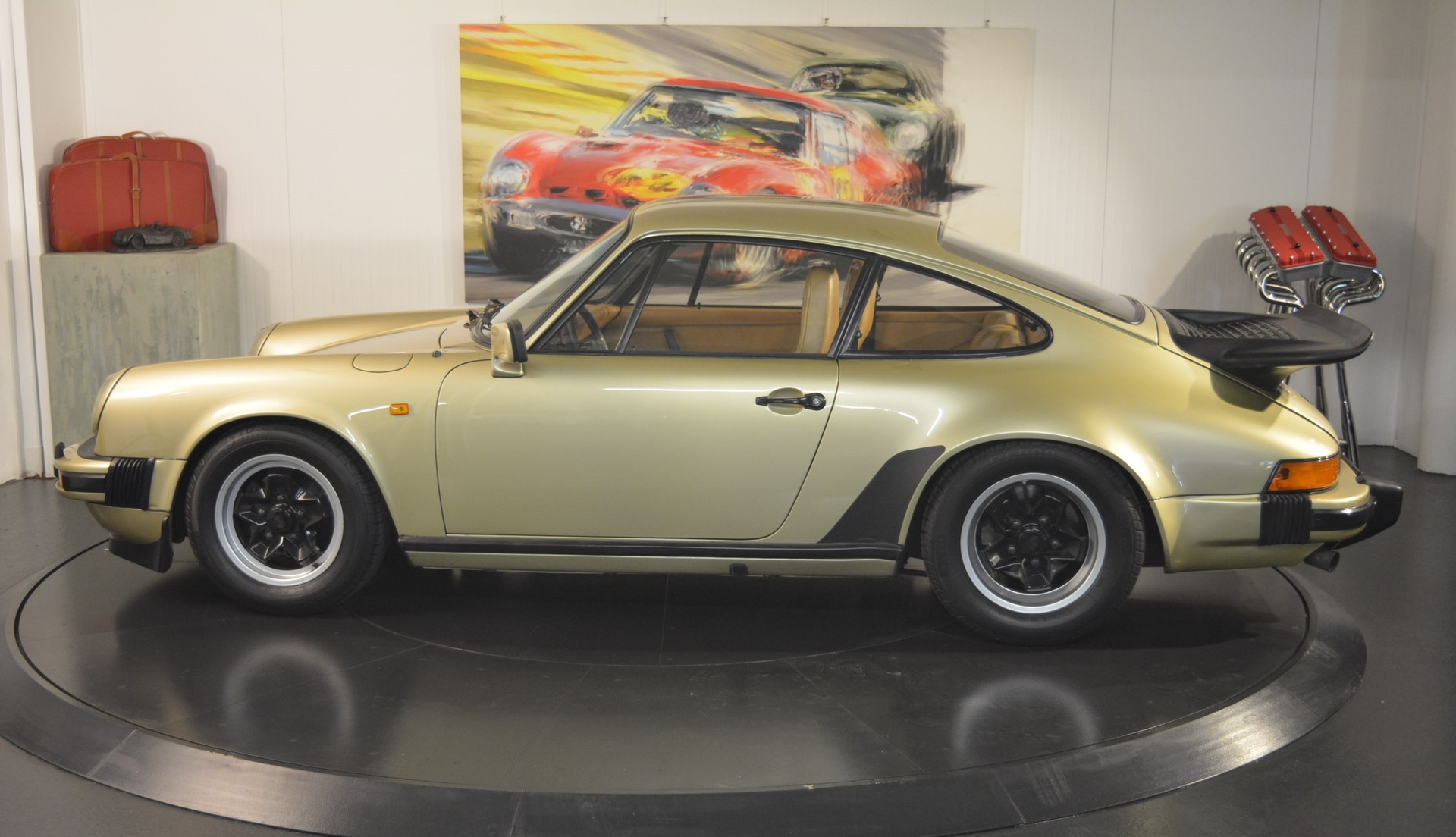 PORSCHE 911 2.7-showroom-element-1
