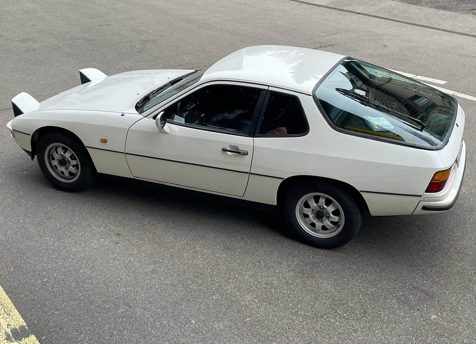 PORSCHE 924