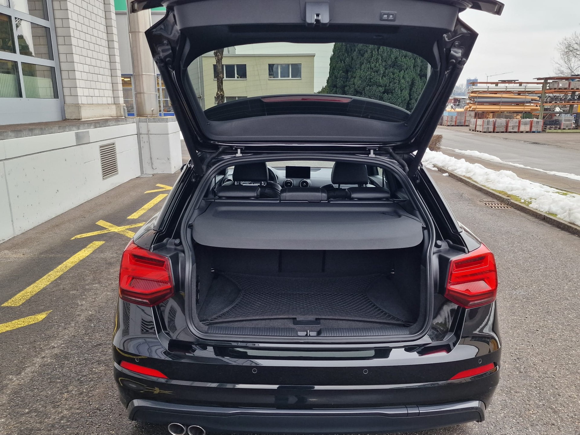 AUDI Q2 35 TDI quattro Sport S-tronic S Line-image-12
