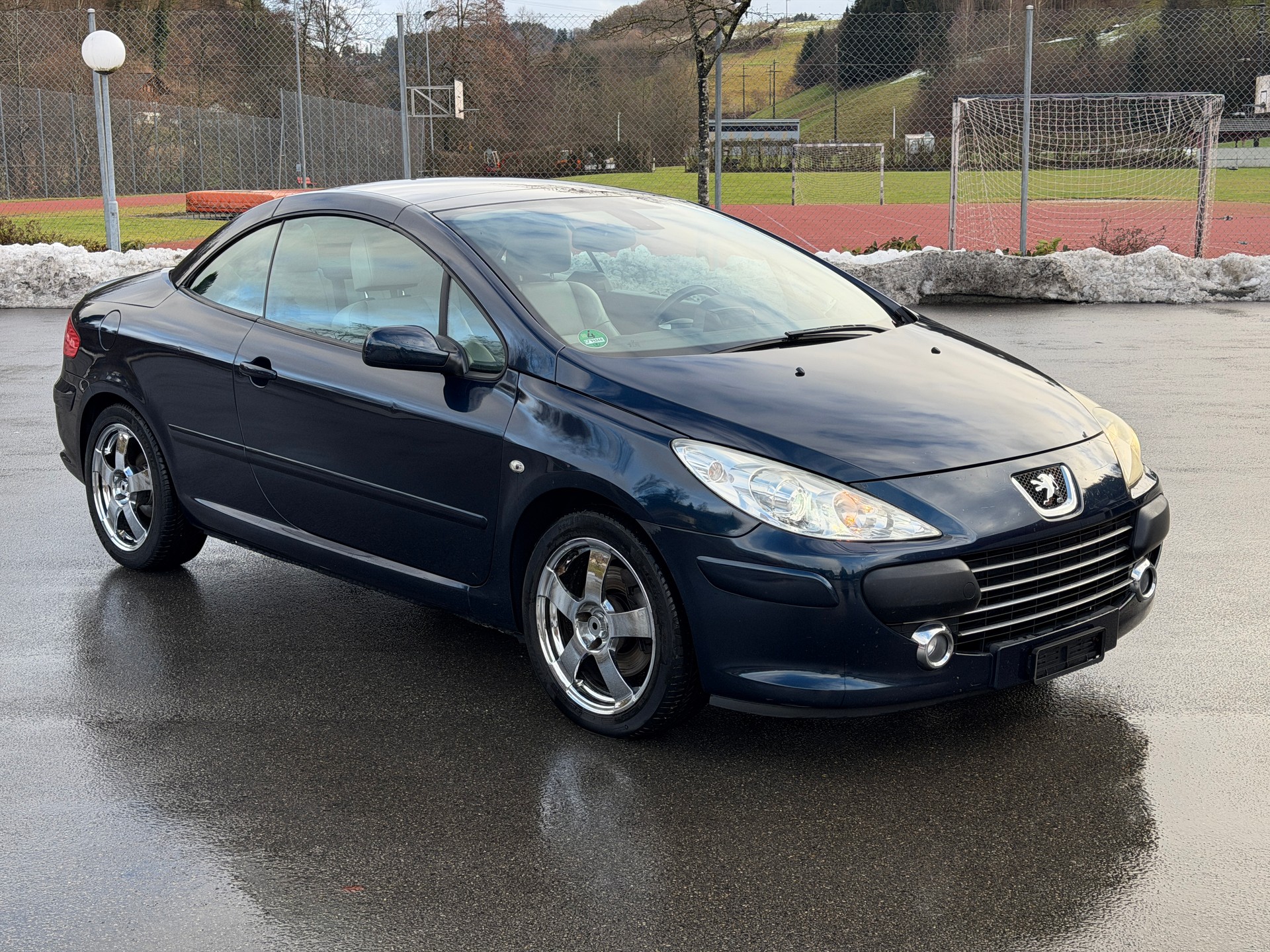 PEUGEOT 307 CC 2.0 HDI Platinum Edition-image-1