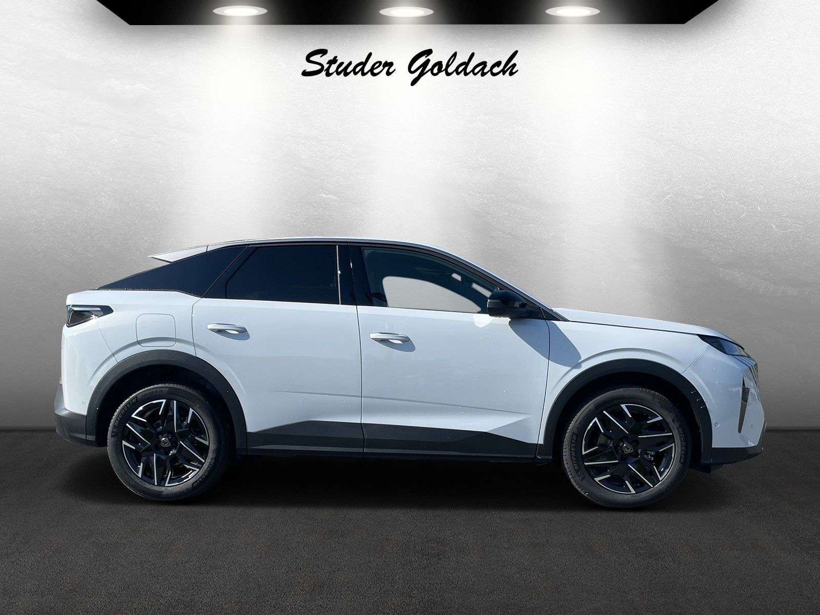 PEUGEOT 3008 1.2 Hybrid Allure-image-3
