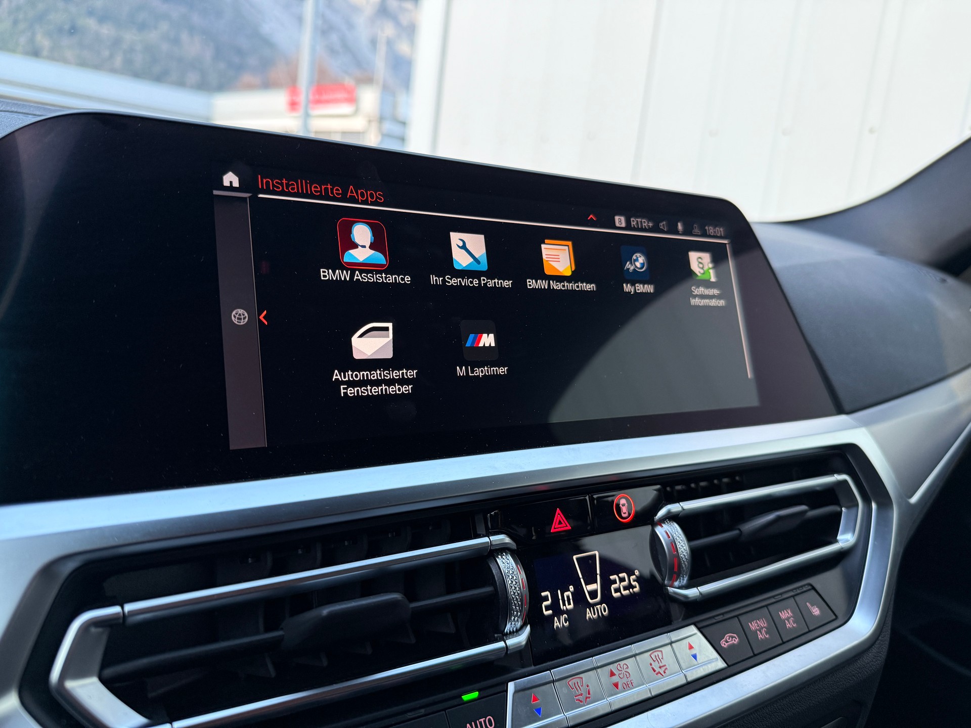 BMW M440i xDrive 48V Coupé Steptronic-image-25