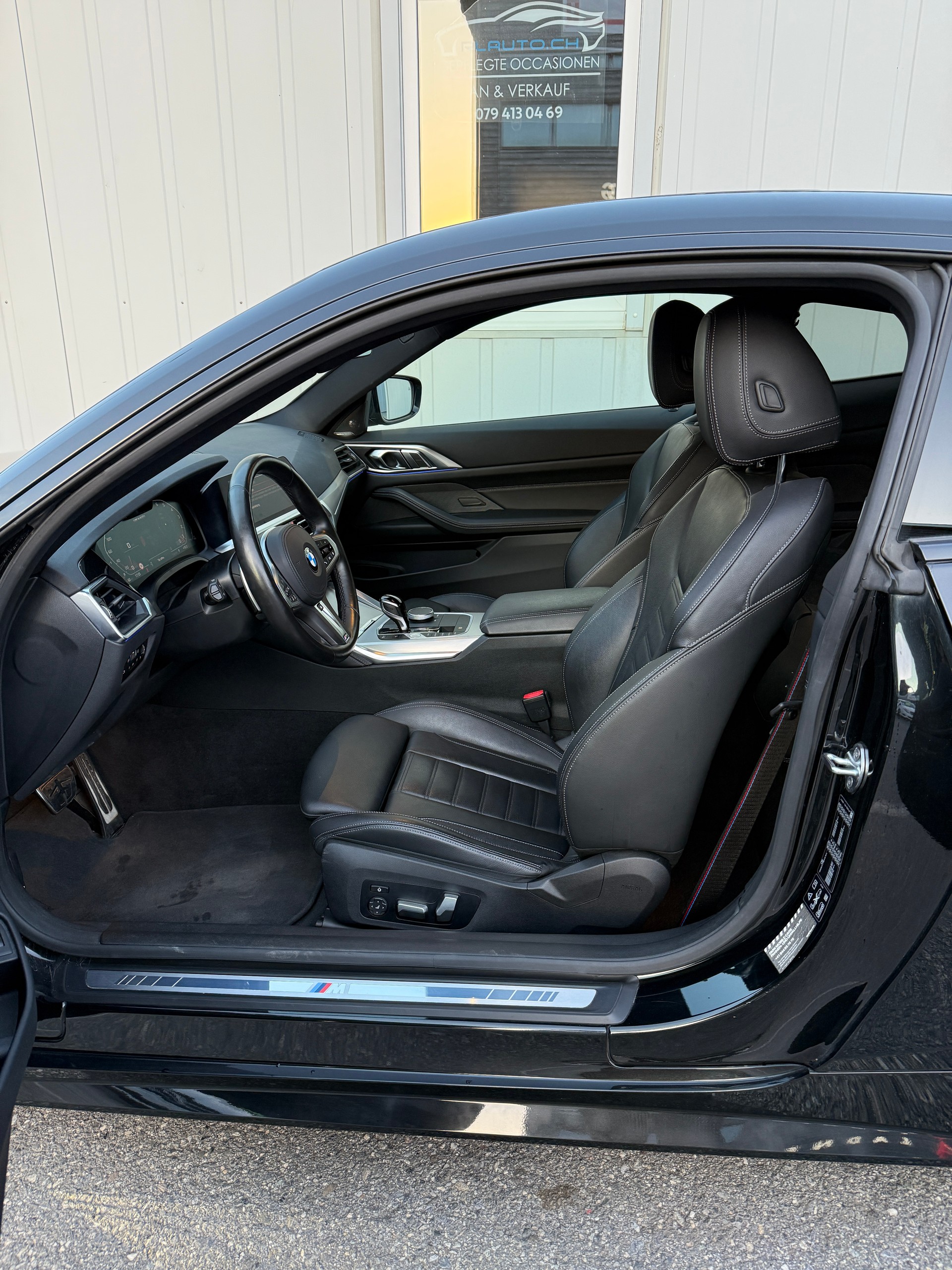 BMW M440i xDrive 48V Coupé Steptronic-image-12