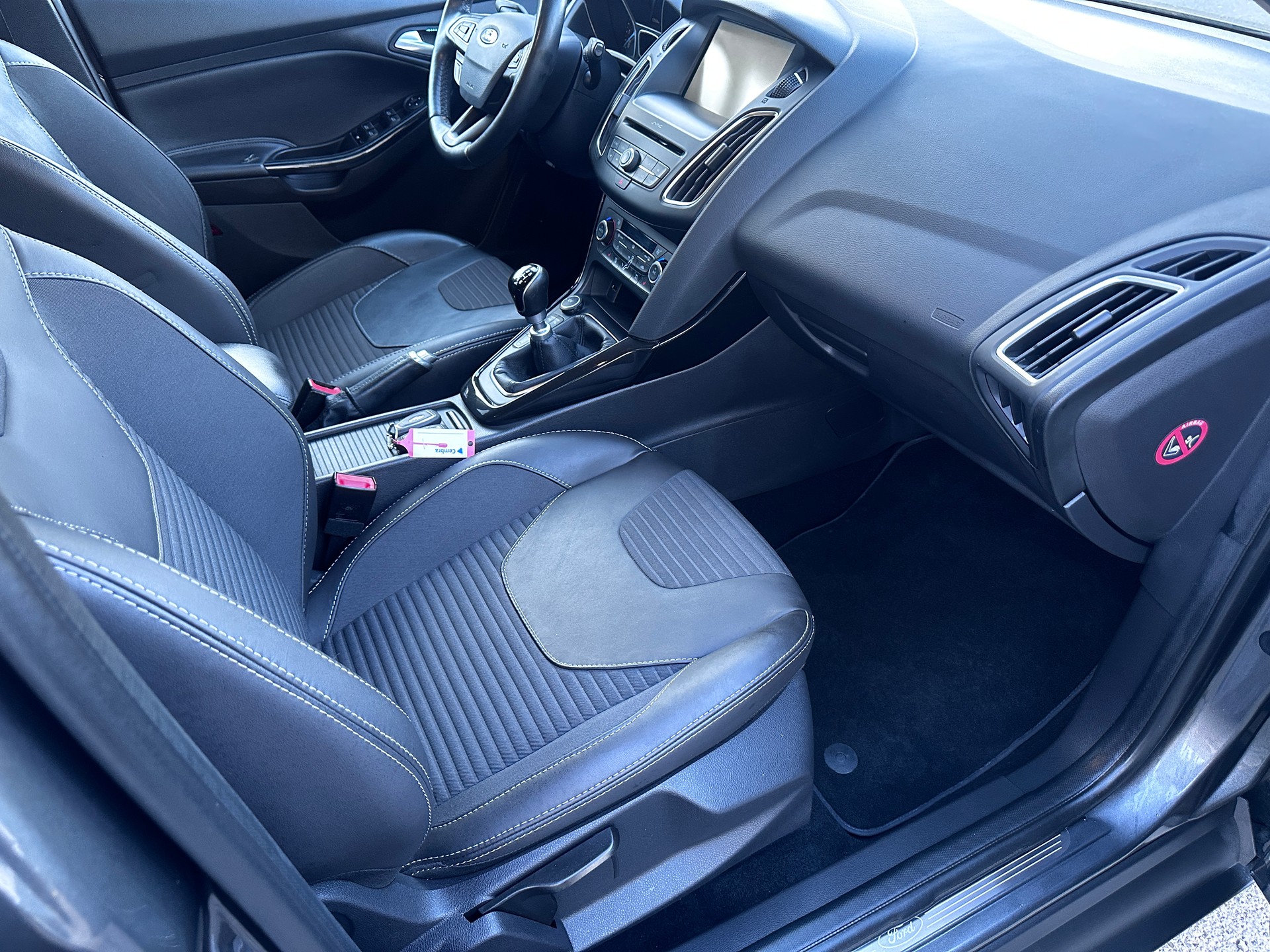 FORD Focus 1.5 SCTi Titanium X-image-13