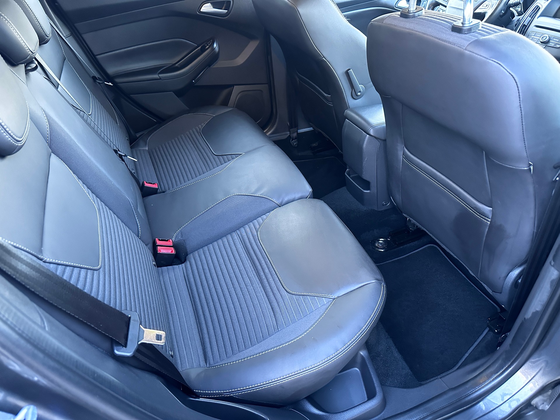FORD Focus 1.5 SCTi Titanium X-image-12