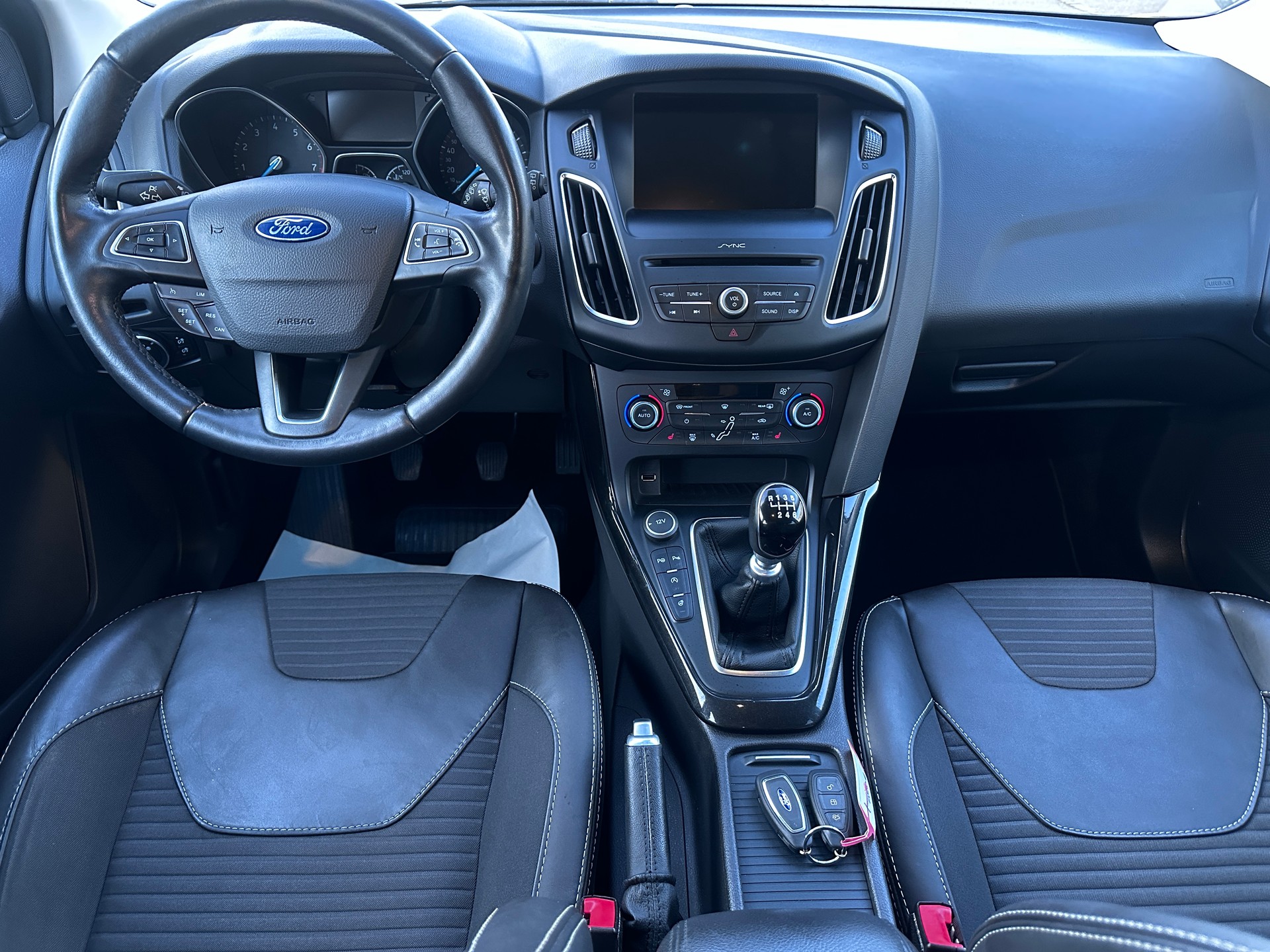 FORD Focus 1.5 SCTi Titanium X-image-10