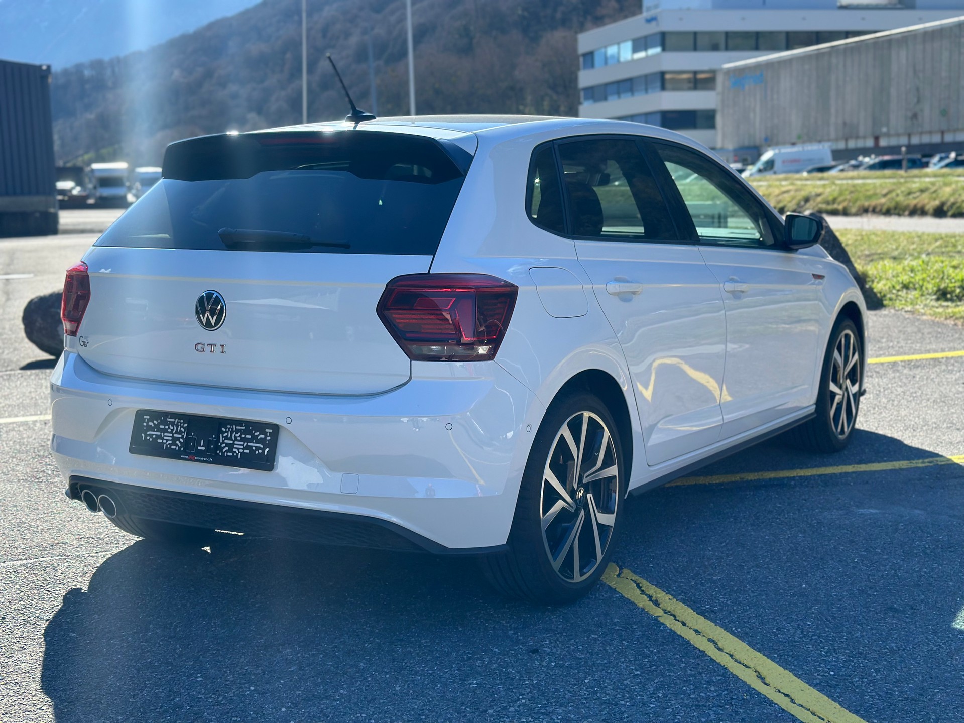 VW Polo 2.0 TSI GTI DSG-image-6