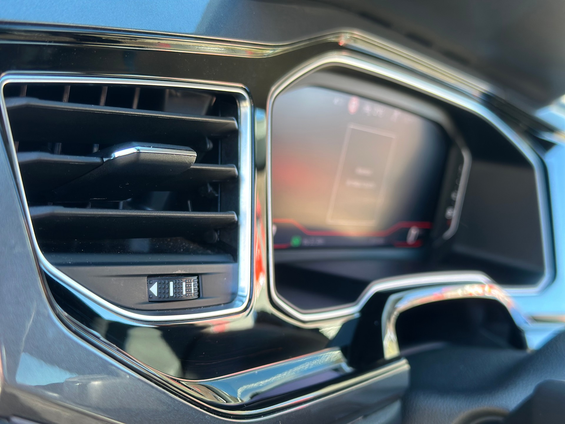 VW Polo 2.0 TSI GTI DSG-image-30