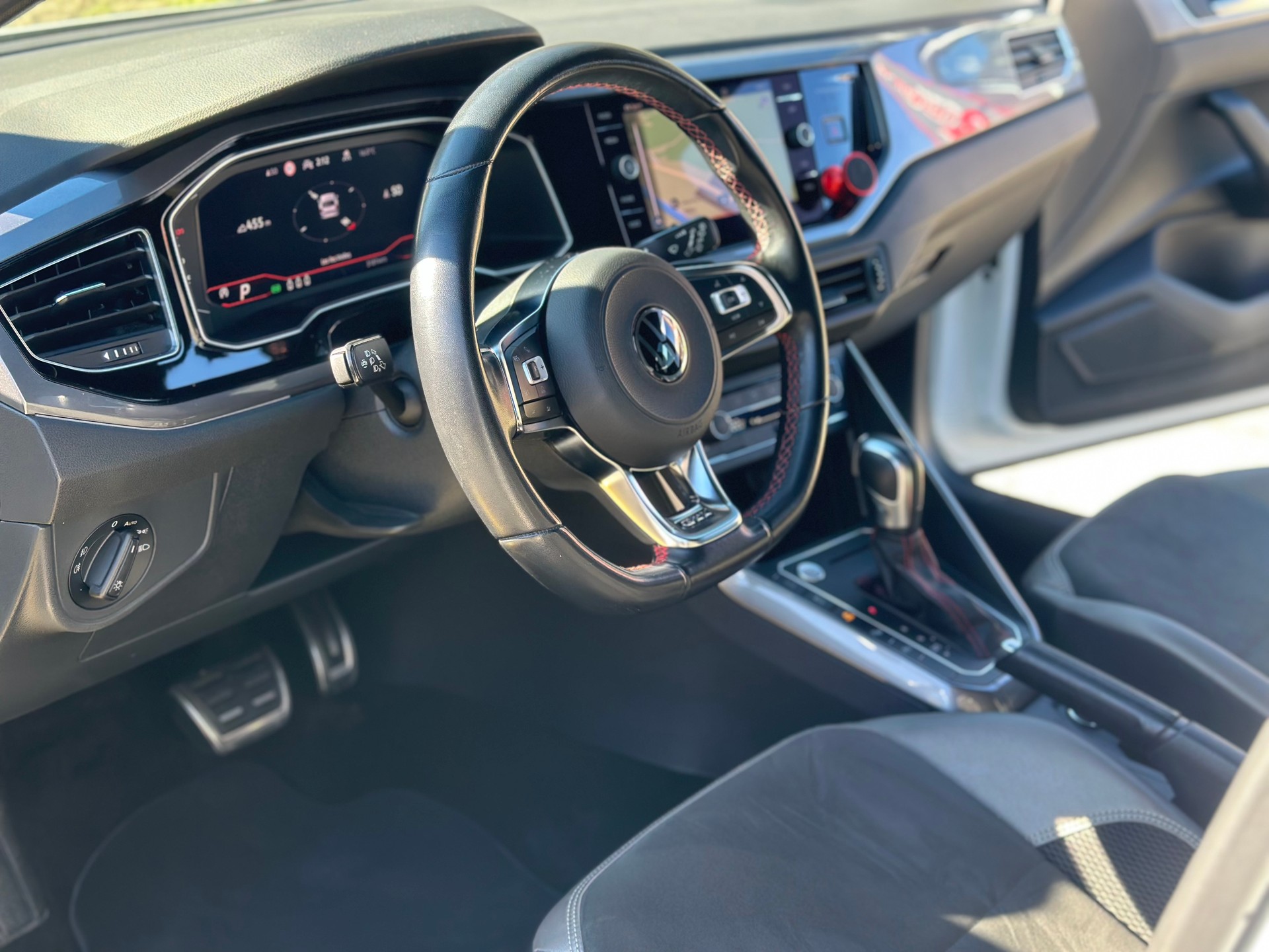 VW Polo 2.0 TSI GTI DSG-image-15
