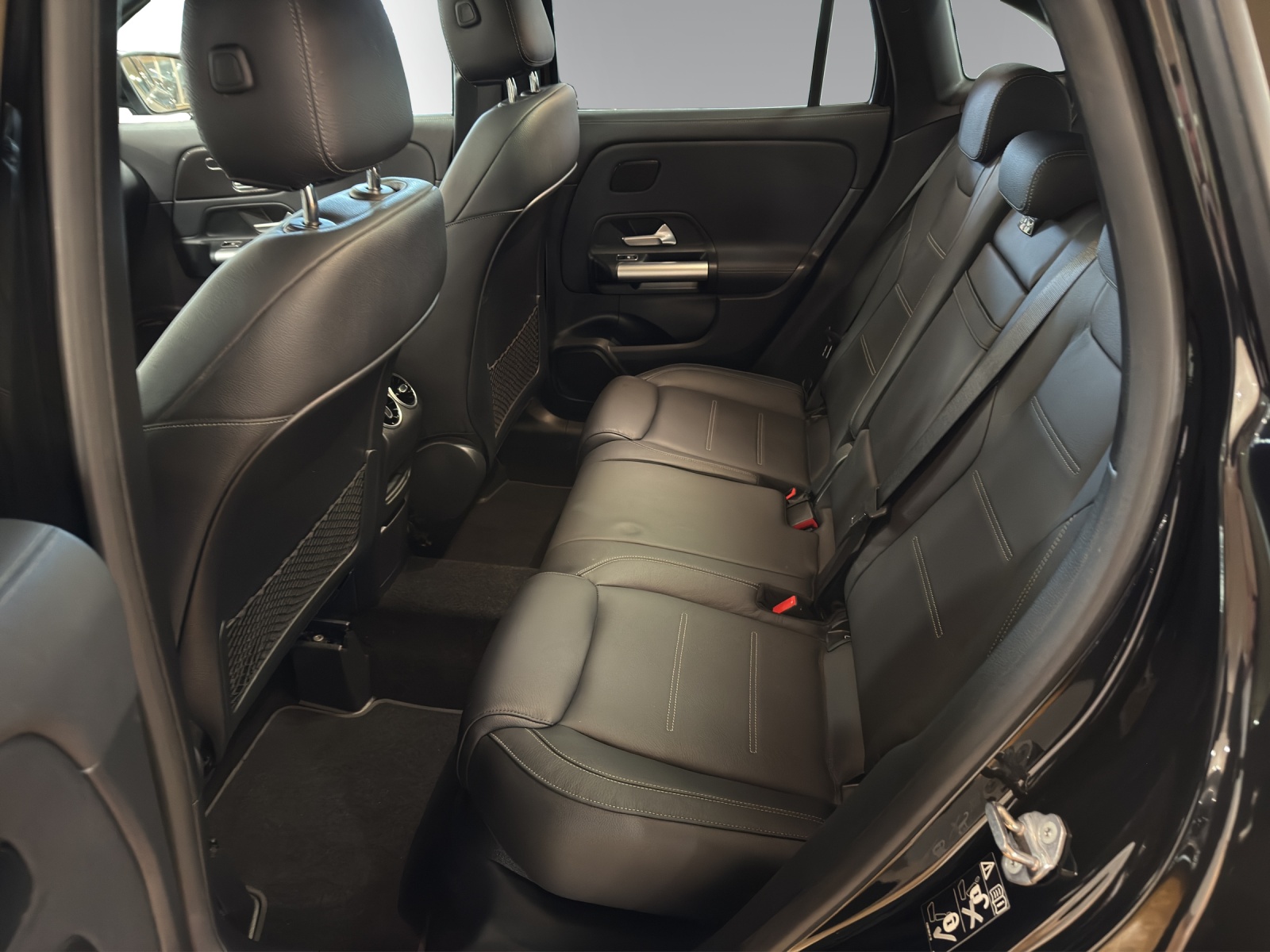 MERCEDES-BENZ GLA 35 AMG 4Matic 8G-Speedshift DCT-image-9