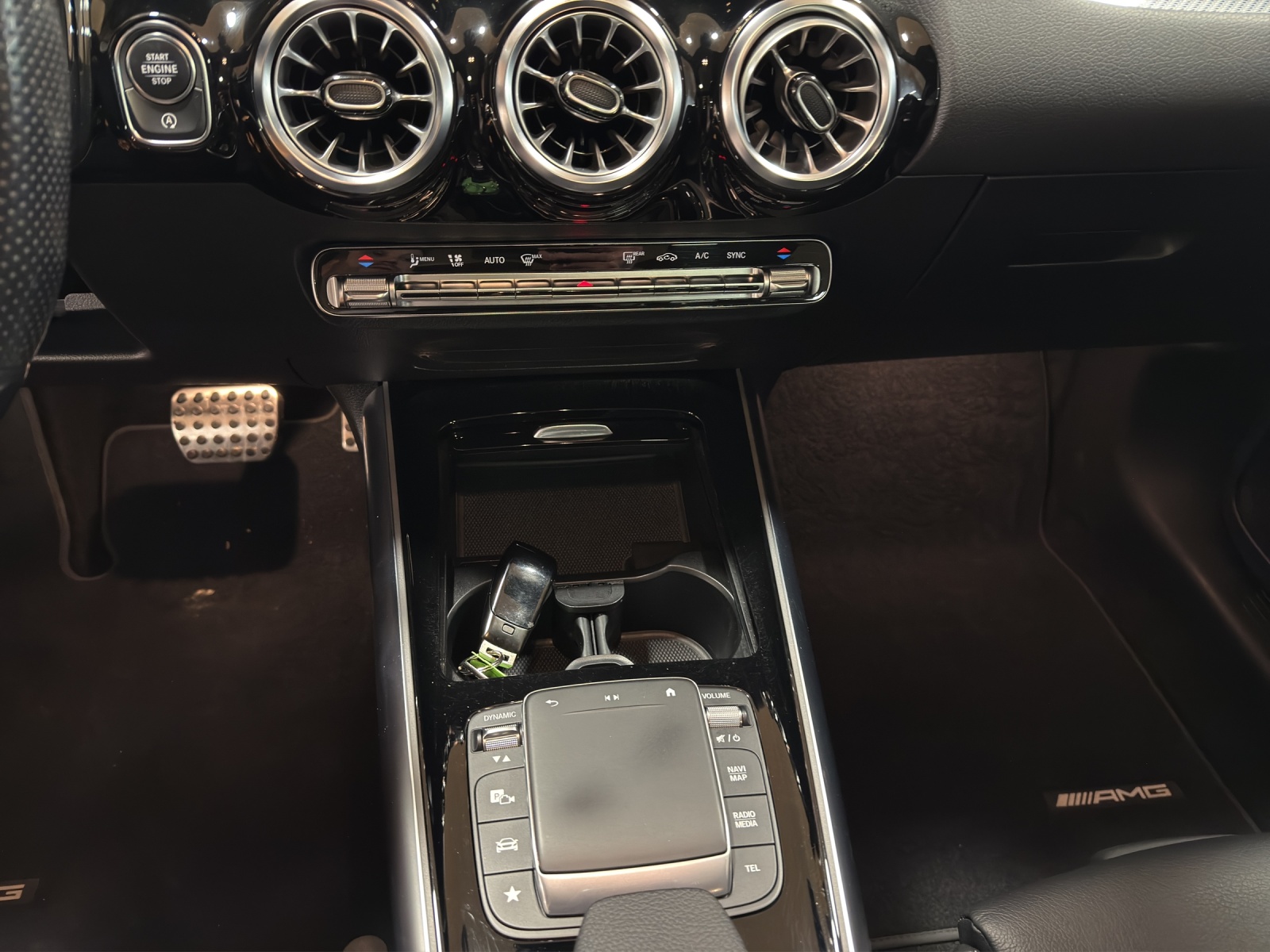 MERCEDES-BENZ GLA 35 AMG 4Matic 8G-Speedshift DCT-image-12