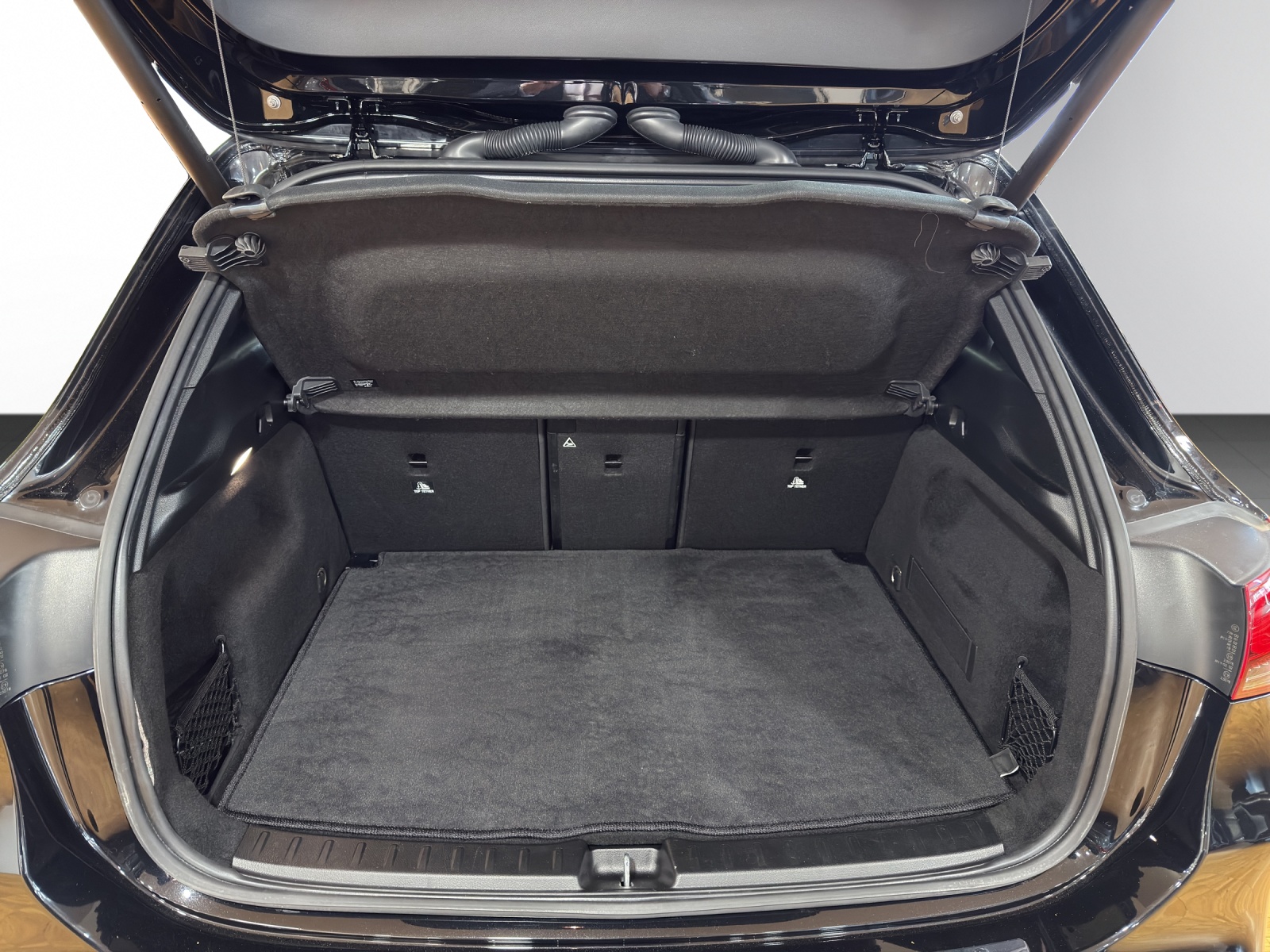 MERCEDES-BENZ GLA 35 AMG 4Matic 8G-Speedshift DCT-image-10