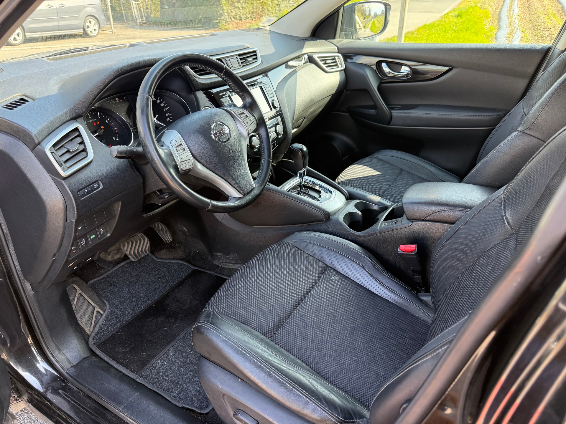 NISSAN Qashqai 1.2 DIG-T acenta-image-10