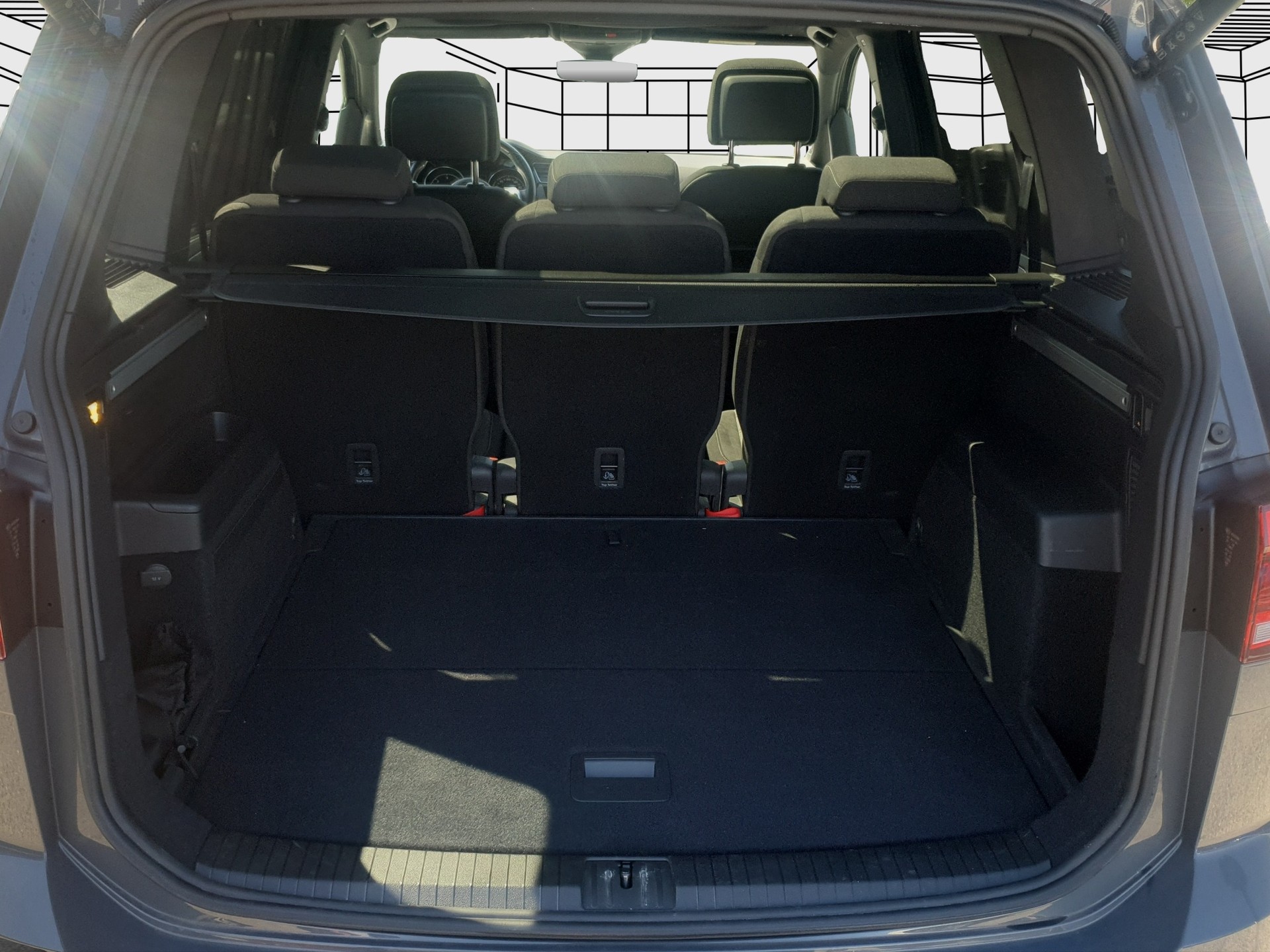 VW Touran 2.0 TDI SCR R-Line Highline DSG-image-13