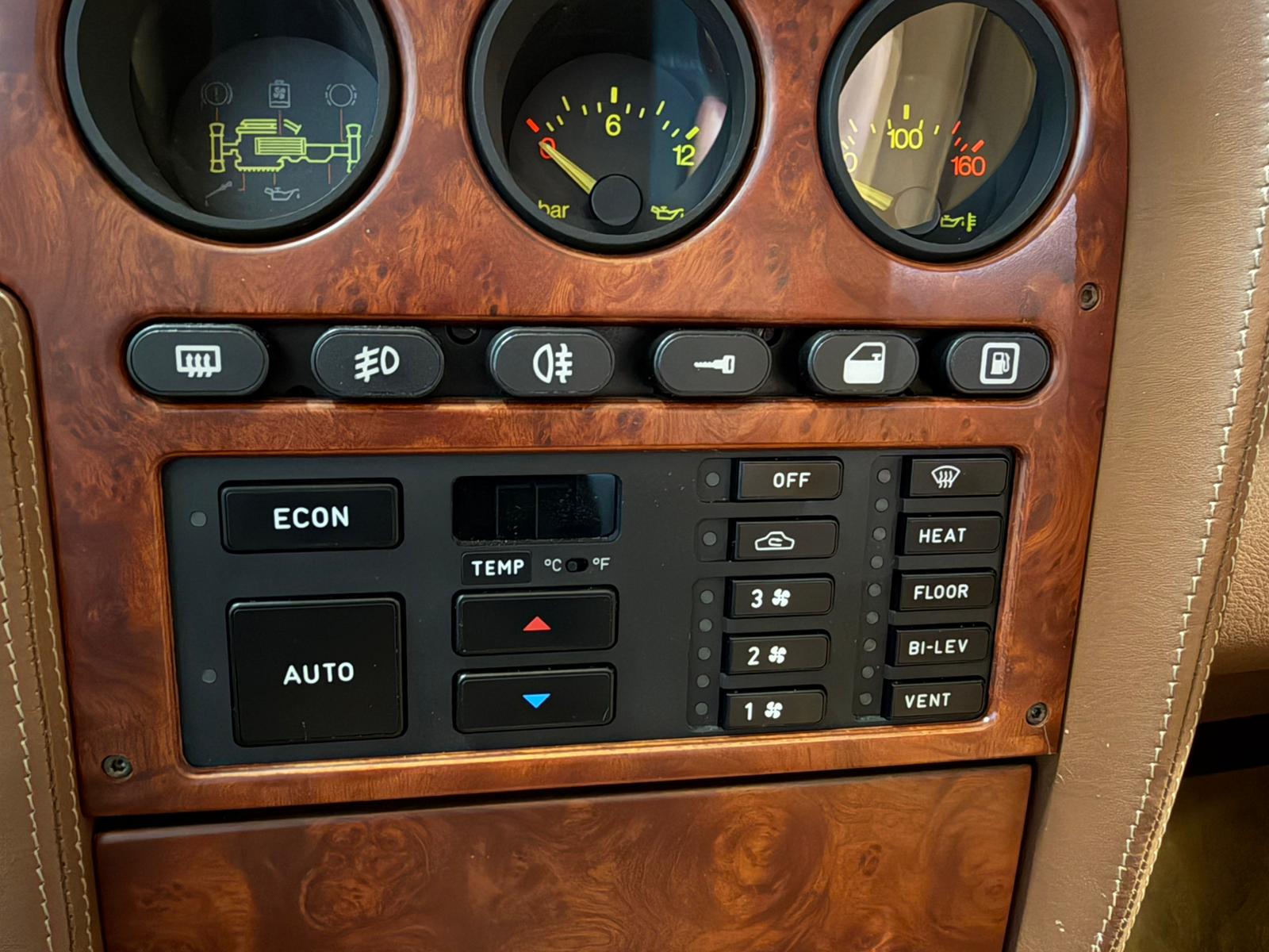 LANCIA Thema 8.32 Ferrari-image-20