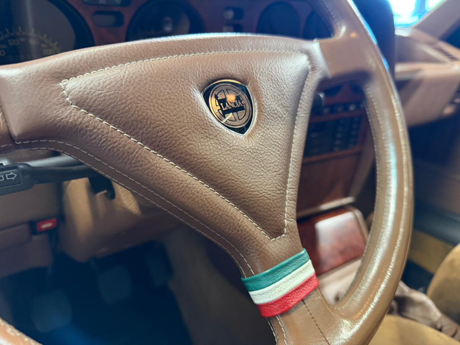 LANCIA Thema 8.32 Ferrari-image-25
