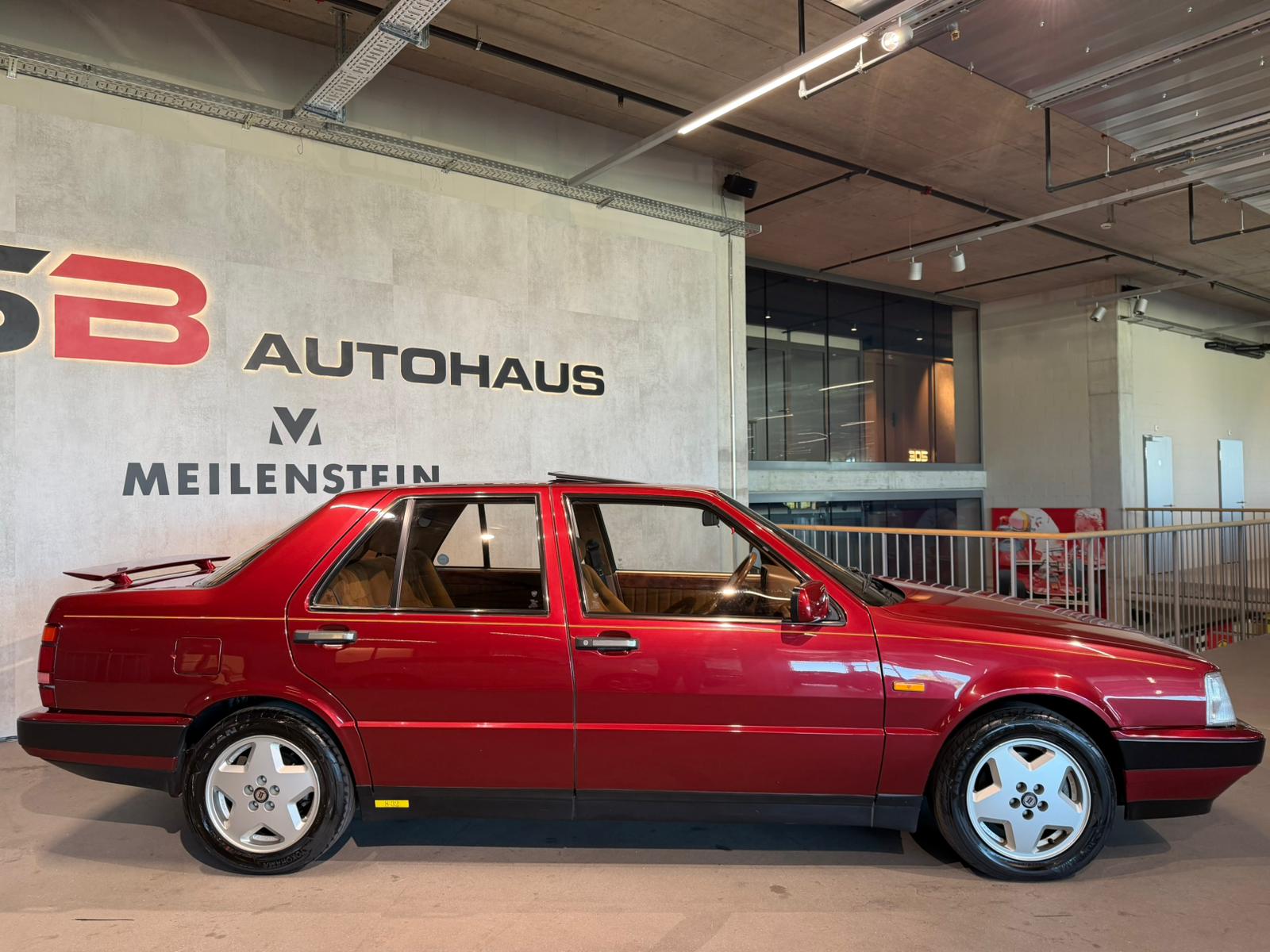LANCIA Thema 8.32 Ferrari-image-7
