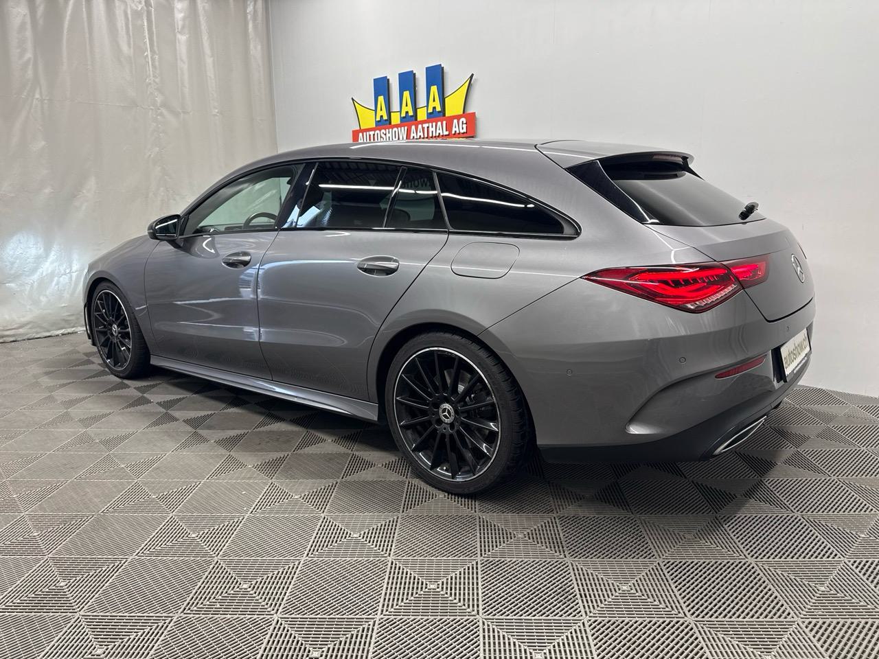 MERCEDES-BENZ CLA 220 Shooting Brake AMG DCT 19Z NAV LED-showroom-element-1