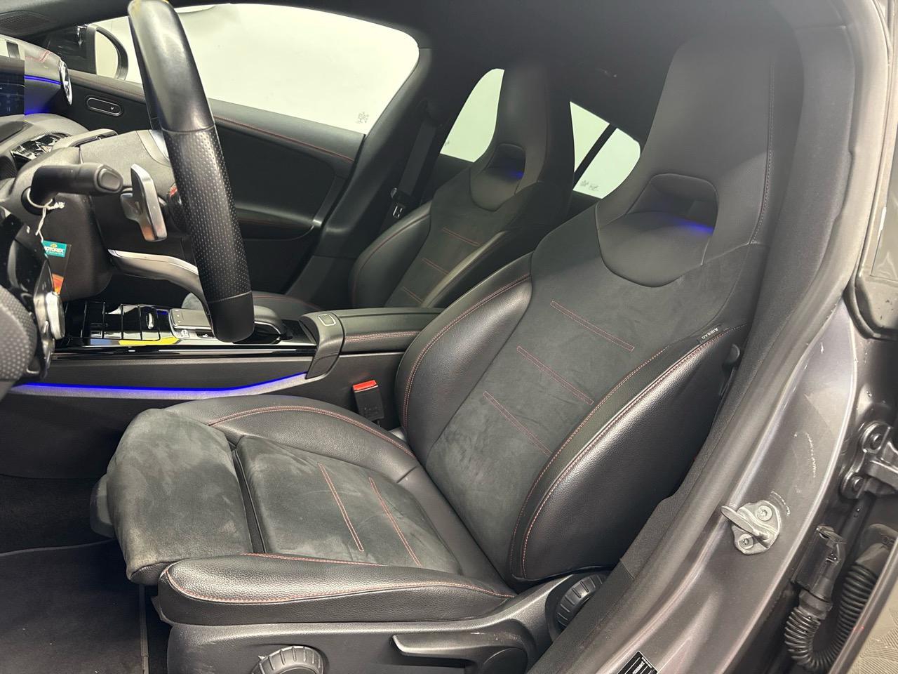 MERCEDES-BENZ CLA 220 Shooting Brake AMG DCT 19Z NAV LED-showroom-element-3