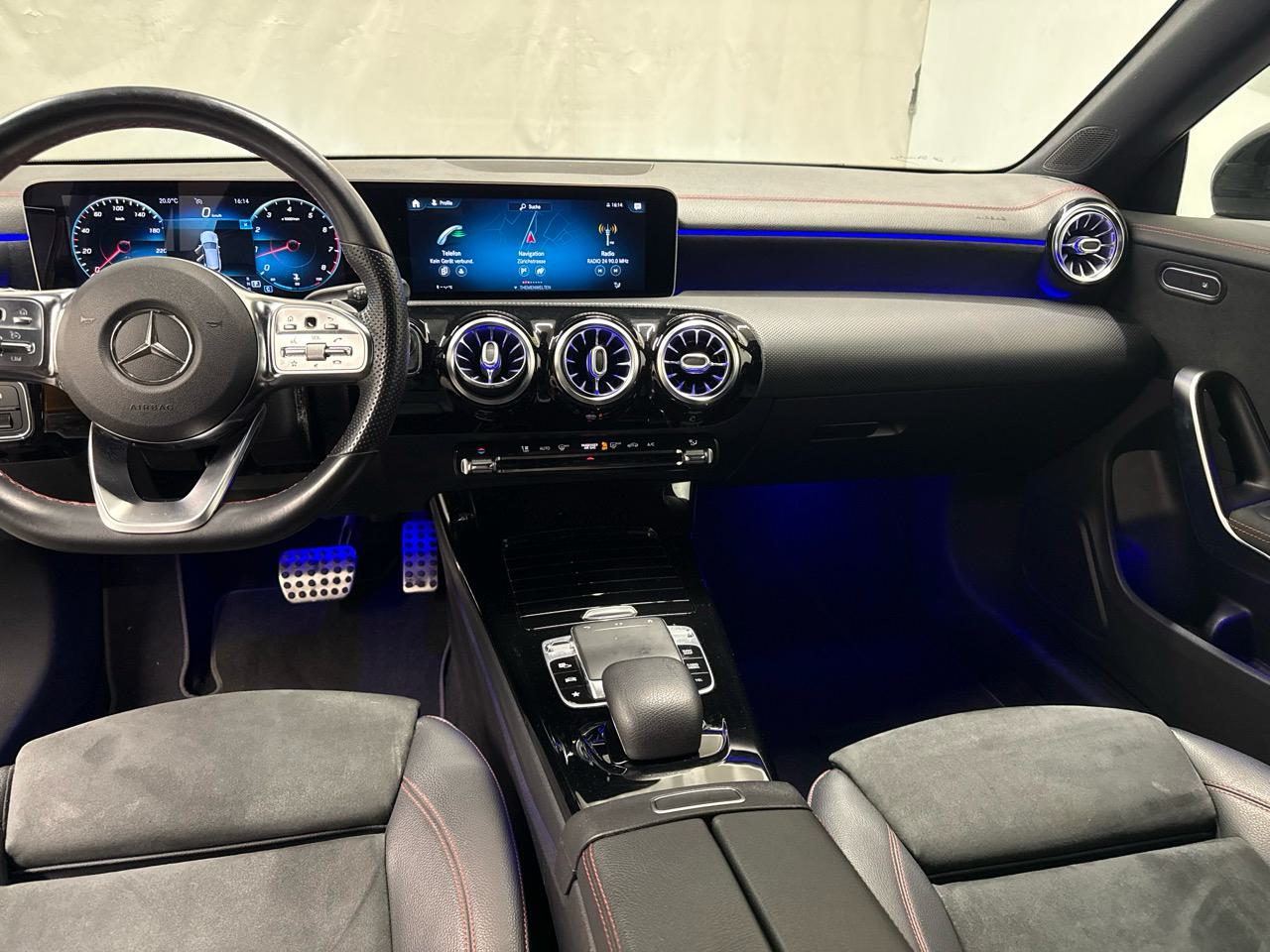 MERCEDES-BENZ CLA 220 Shooting Brake AMG DCT 19Z NAV LED-image-5