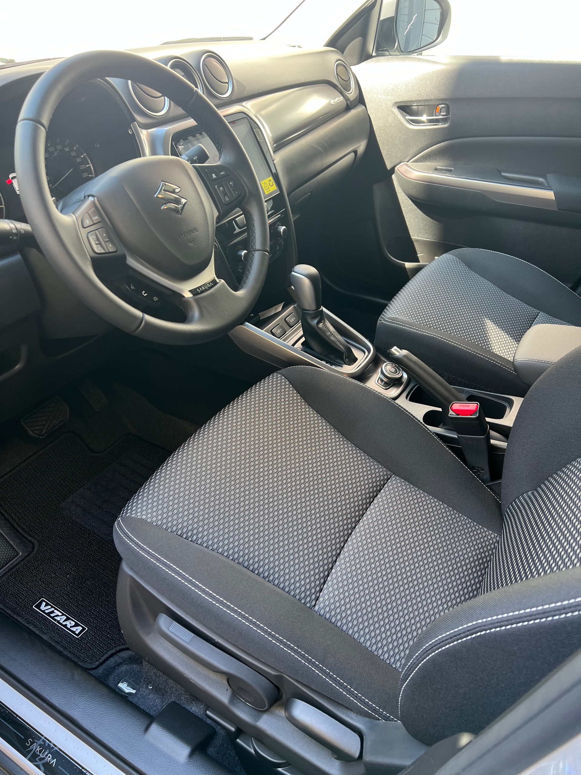 SUZUKI Vitara 1.4 Boosterjet Sakura 4x4 Hybrid Automatic-image-5