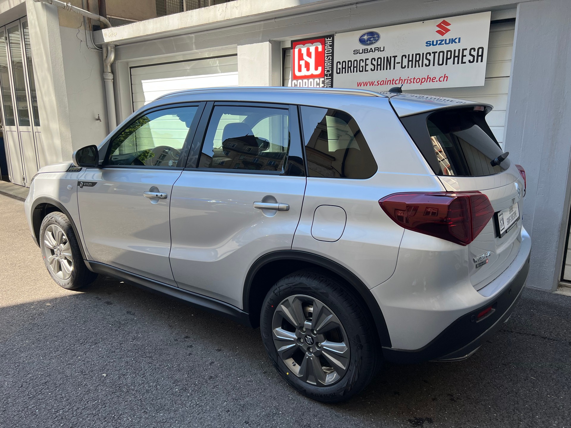 SUZUKI Vitara 1.4 Boosterjet Sakura 4x4 Hybrid Automatic-image-3