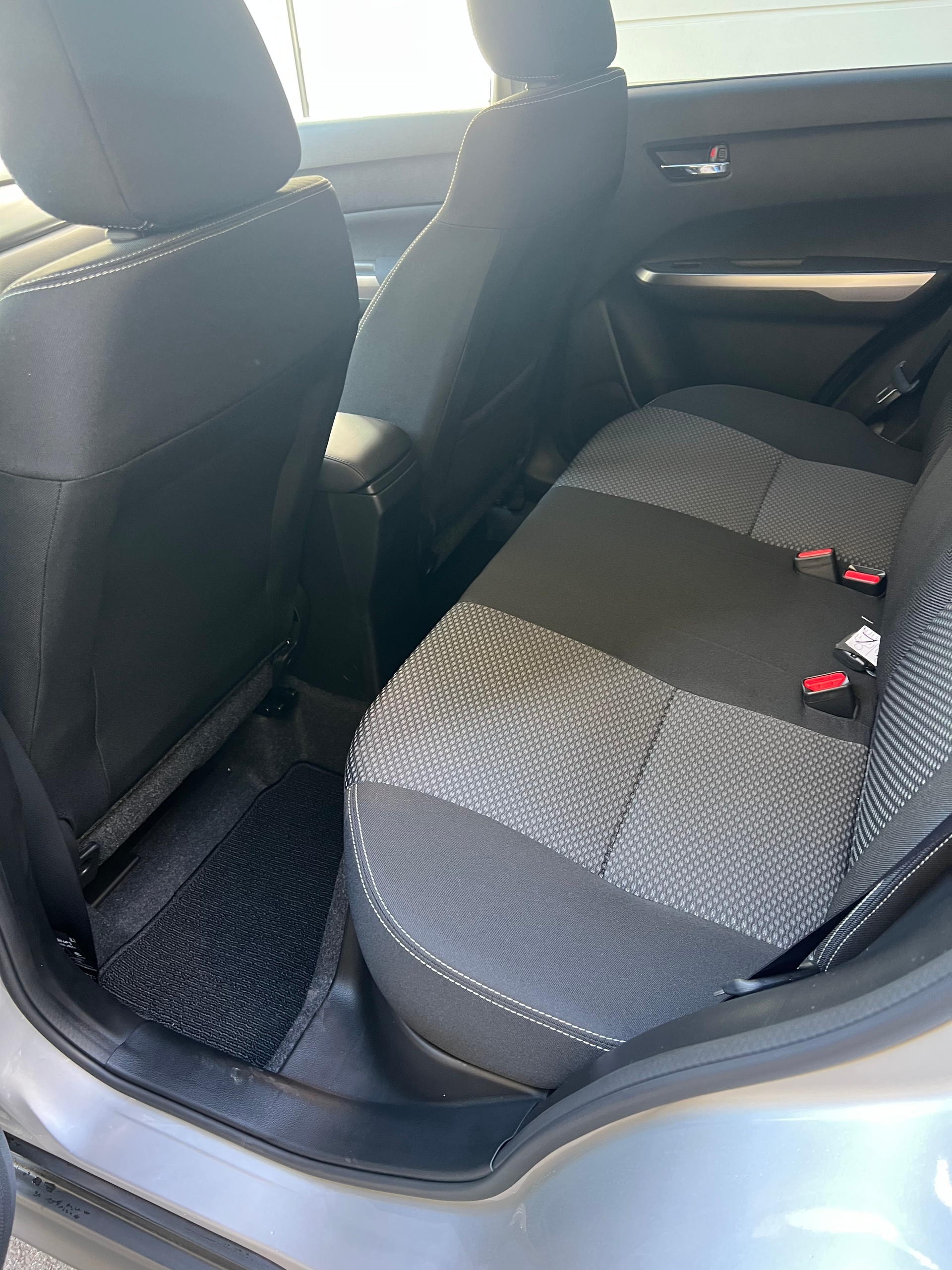SUZUKI Vitara 1.4 Boosterjet Sakura 4x4 Hybrid Automatic-image-6