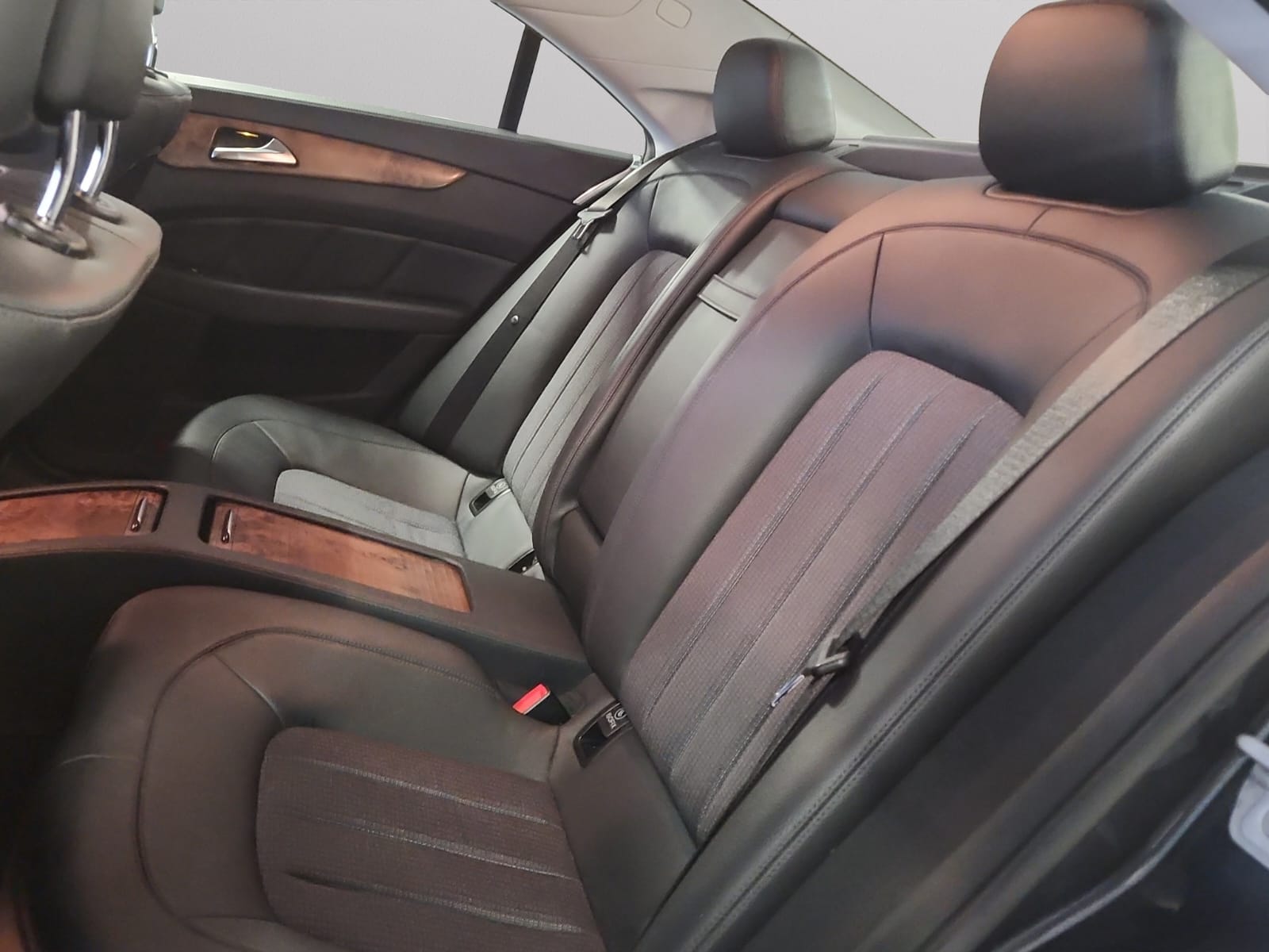 MERCEDES-BENZ CLS 350 BlueTEC 4Matic 7G-Tronic-image-9