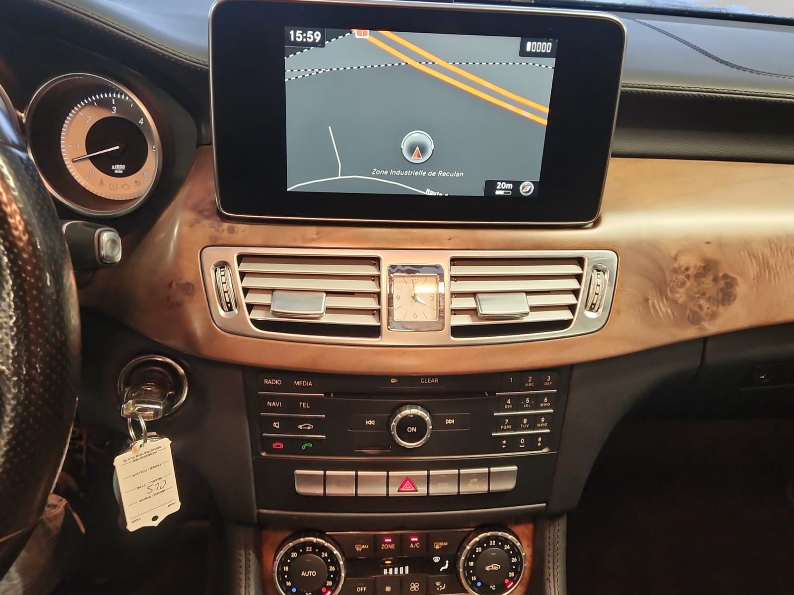 MERCEDES-BENZ CLS 350 BlueTEC 4Matic 7G-Tronic-image-13