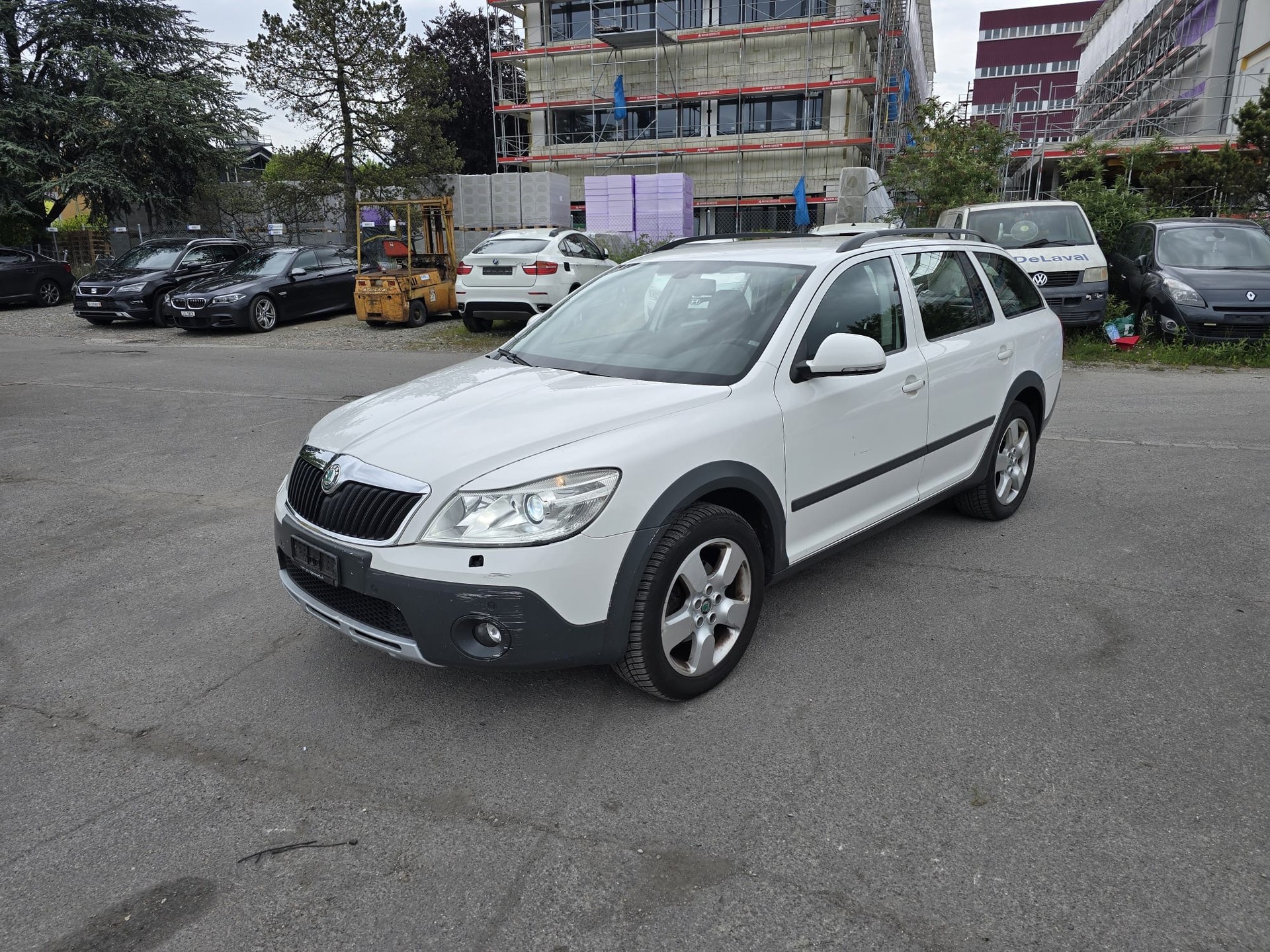 SKODA Octavia Combi 2.0 TDI Scout 4x4 DSG-image-1