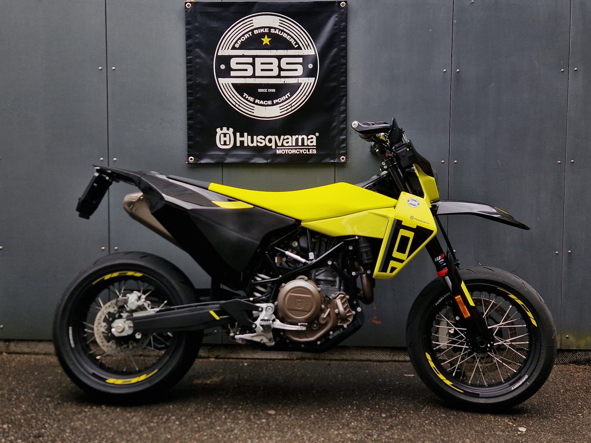 HUSQVARNA 701 Supermoto (35kW)-image-0