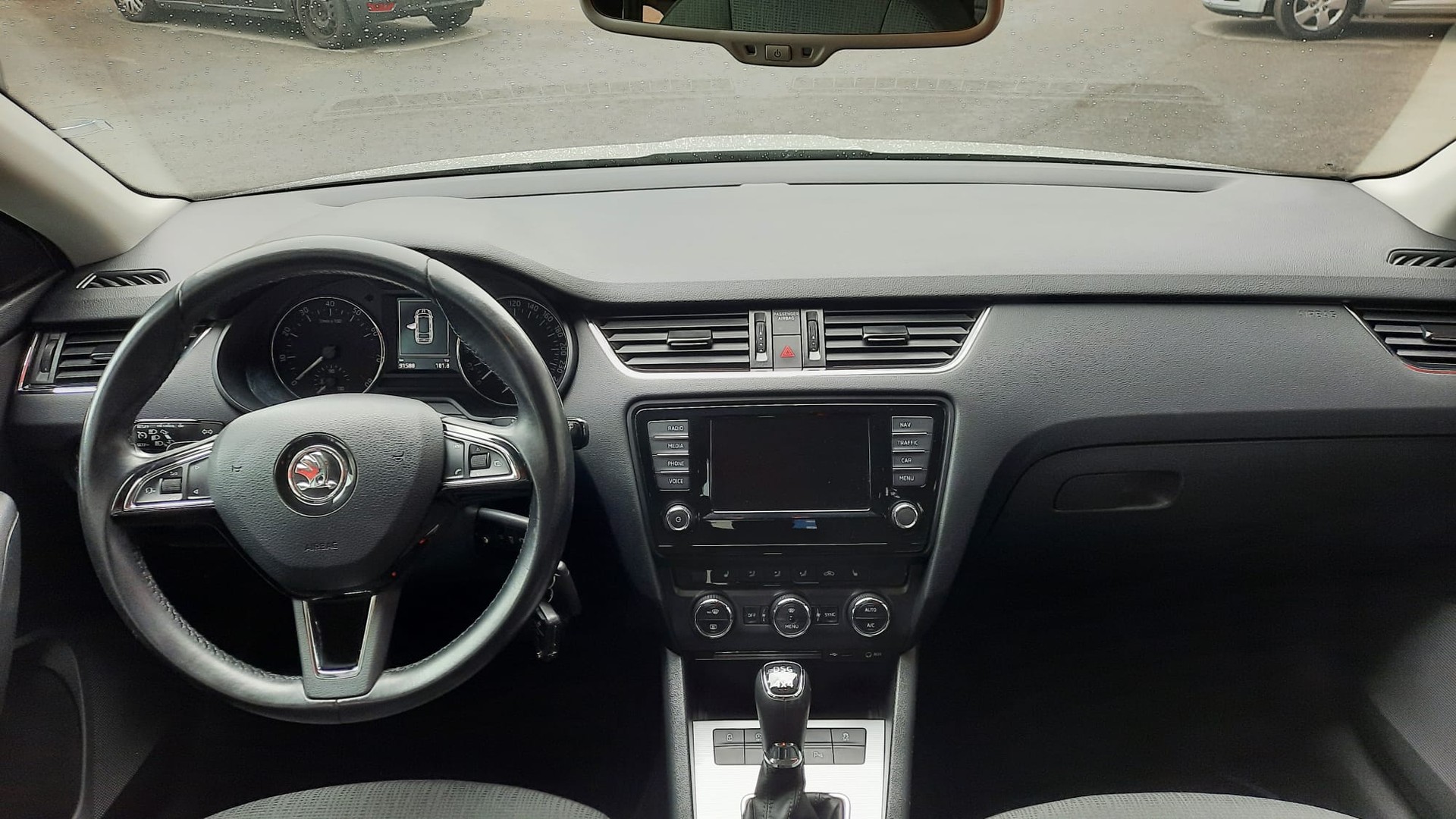 SKODA Octavia Combi 1.8 TSI Style 4x4 DSG-image-6
