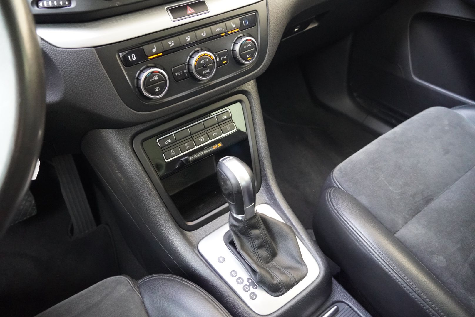 VW Sharan 2.0 TDI BlueMotion Technology Highline DSG-image-14
